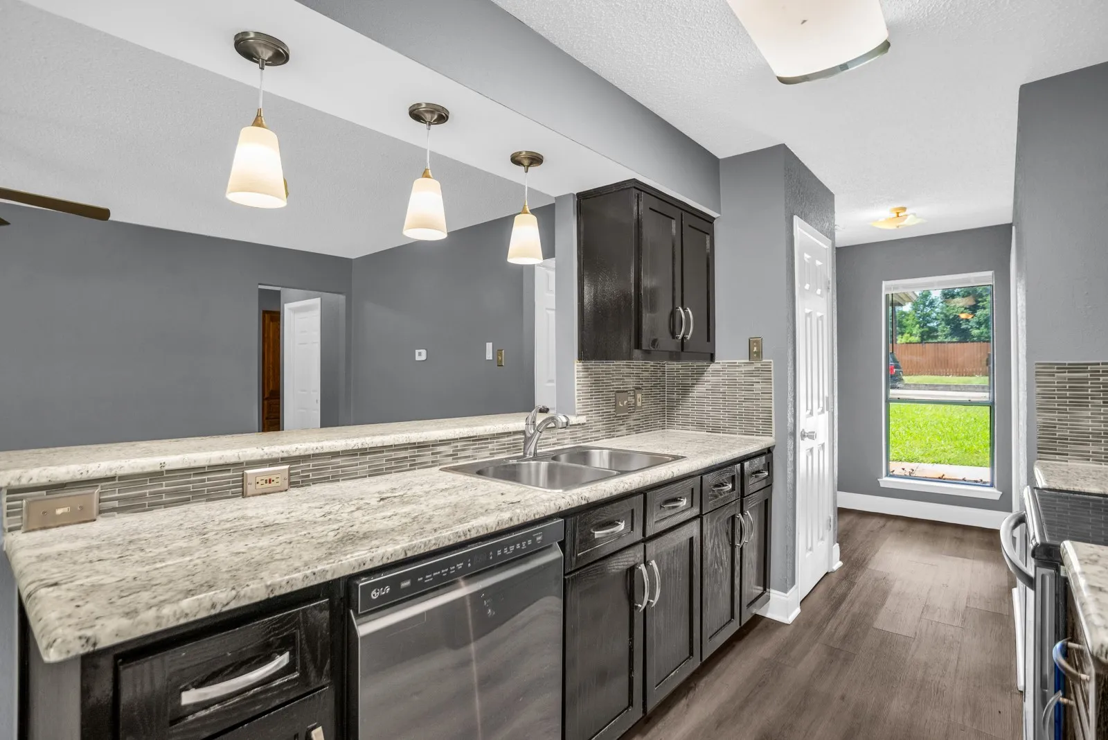 Single Family Residence For Sale in Dallas County , 4904 Brookhollow Drive, Sachse, Texas 75048, 3 Bedroom, 2 Bathroom, 1 Garage spaces, 1,276 Sqft, built in 1983, mls#21295512, Real Estate Agent in Sachse, Homes For Sale in Dallas county, Homes For Sale in Sachse, Realtor in Sachse Texas, Real Estate Brokerage Independent Realty Texas, Luminita Cordes Realtor