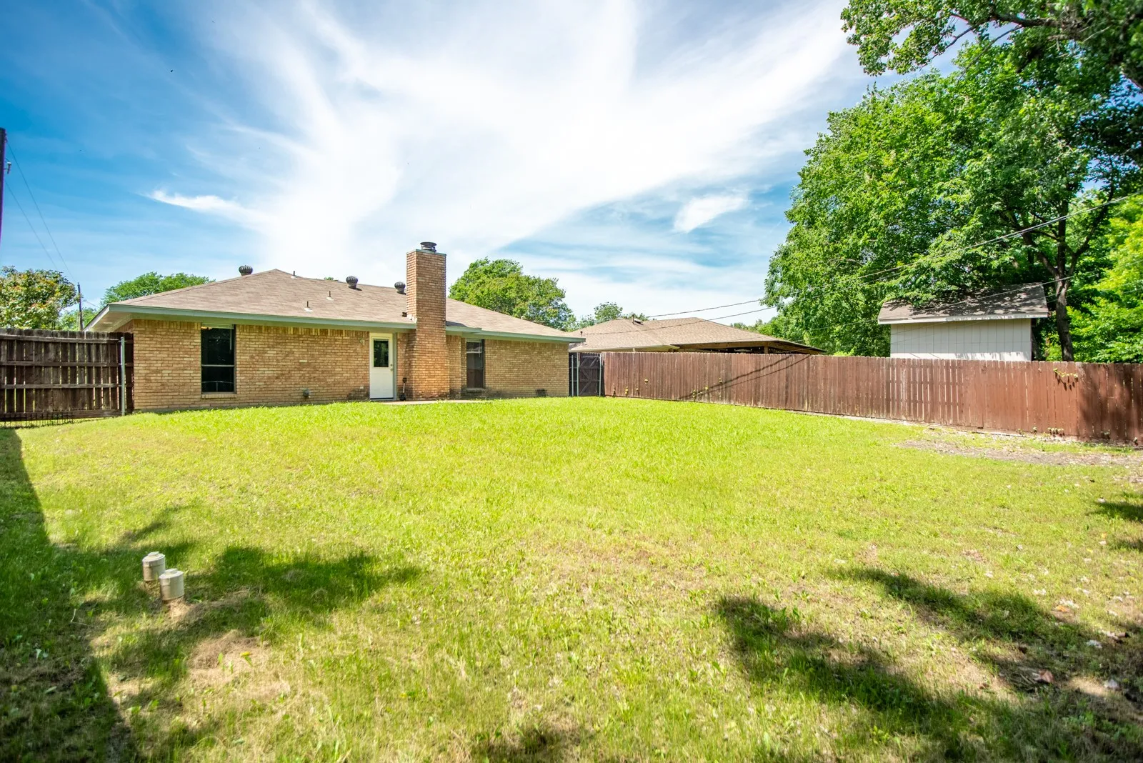 Single Family Residence For Sale in Dallas County , 4904 Brookhollow Drive, Sachse, Texas 75048, 3 Bedroom, 2 Bathroom, 1 Garage spaces, 1,276 Sqft, built in 1983, mls#21295512, Real Estate Agent in Sachse, Homes For Sale in Dallas county, Homes For Sale in Sachse, Realtor in Sachse Texas, Real Estate Brokerage Independent Realty Texas, Luminita Cordes Realtor