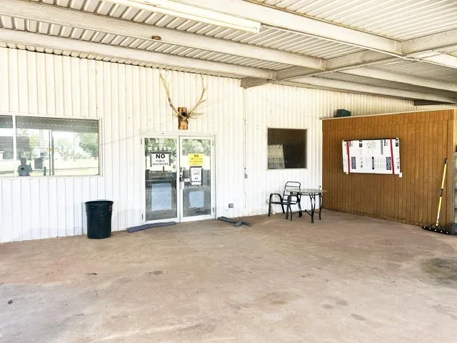 Retail For Sale in Brown County , 4985 Park Road 15, Brownwood, Texas 76801, 0, 0, Garage spaces, 0 Sqft, built in 1980, mls#21295505, Real Estate Agent in Brownwood, Homes For Sale in Brown county, Homes For Sale in Brownwood, Realtor in Brownwood Texas, Real Estate Brokerage Independent Realty Texas, Luminita Cordes Realtor