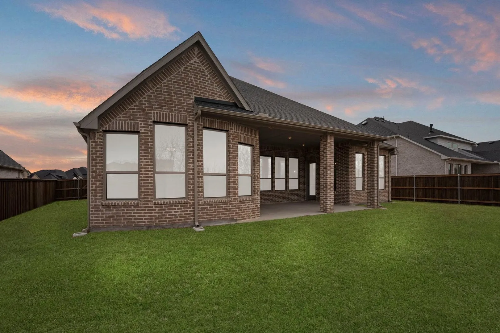 DAL_South Pointe_Gorman_2611 Brazos Dr (25)