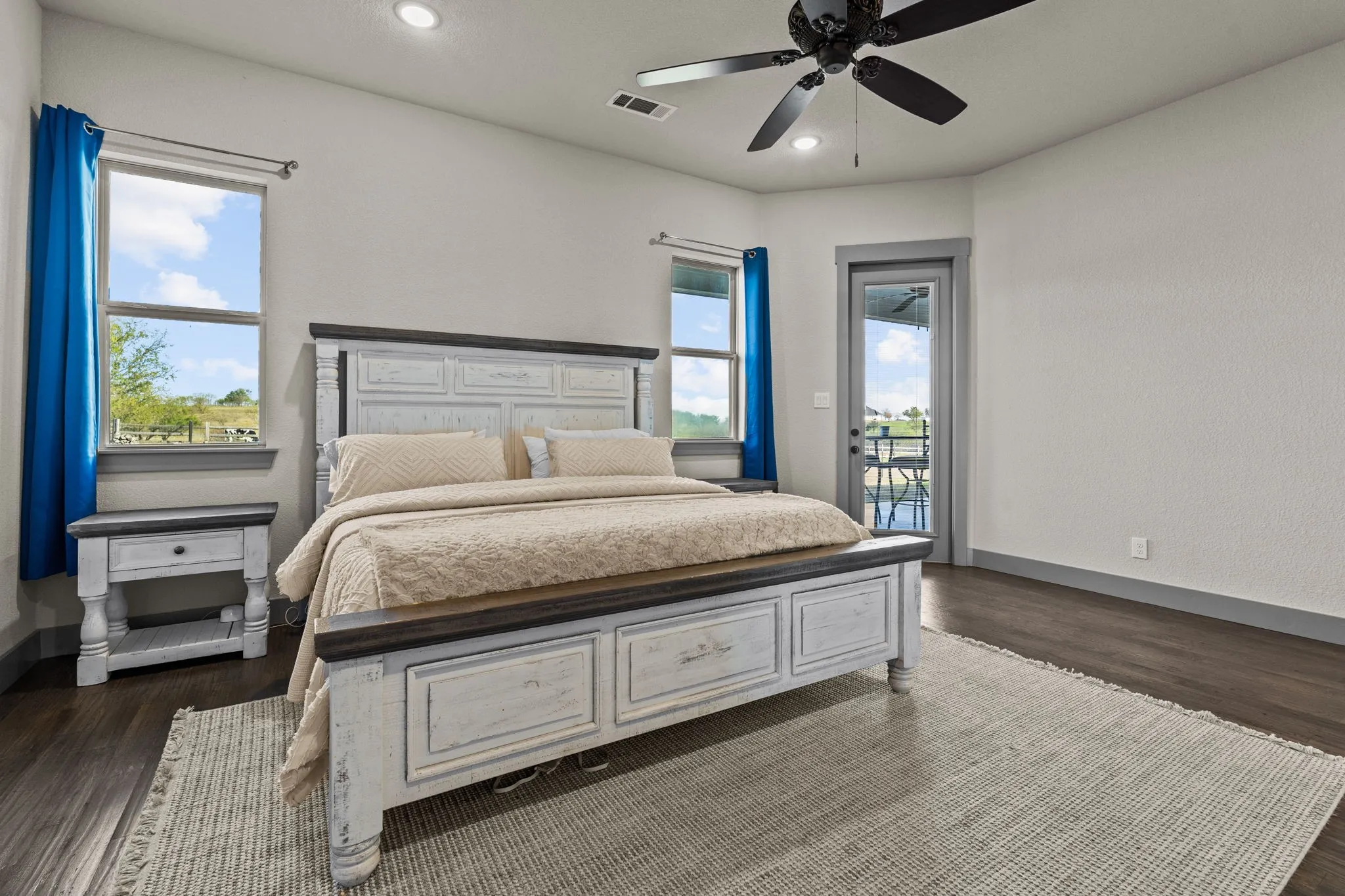 Single Family Residence For Sale in Parker County , 4747 Kelly Road, Aledo, Texas 76008, 4 Bedrooms, 6 Bathrooms, 3 Garage spaces, 4,155 Sqft, built in 2012, Price $2,300,000, mls#21256387, Real Estate Agent in Aledo, Homes For Sale in Parker county, Homes For Sale in Aledo, Realtor in Aledo Texas, Real Estate Brokerage Independent Realty Texas, Luminita Cordes Realtor
