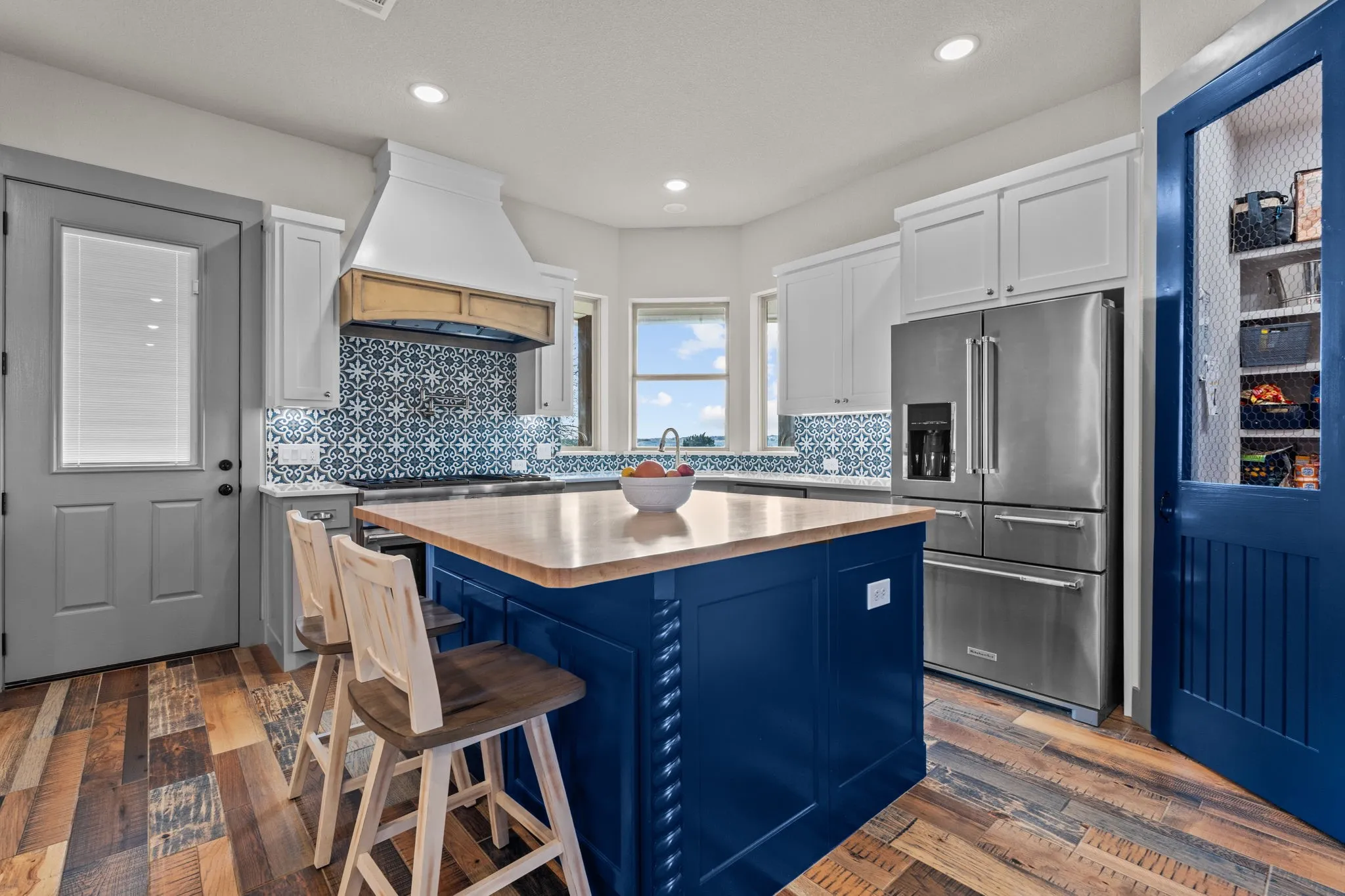 Single Family Residence For Sale in Parker County , 4747 Kelly Road, Aledo, Texas 76008, 4 Bedrooms, 6 Bathrooms, 3 Garage spaces, 4,155 Sqft, built in 2012, Price $2,300,000, mls#21256387, Real Estate Agent in Aledo, Homes For Sale in Parker county, Homes For Sale in Aledo, Realtor in Aledo Texas, Real Estate Brokerage Independent Realty Texas, Luminita Cordes Realtor