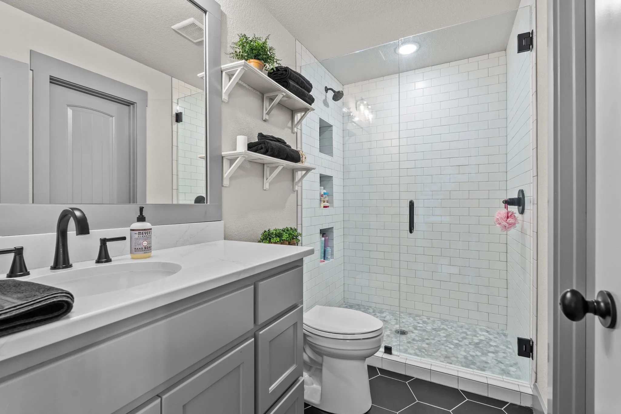 Single Family Residence For Sale in Parker County , 4747 Kelly Road, Aledo, Texas 76008, 4 Bedrooms, 6 Bathrooms, 3 Garage spaces, 4,155 Sqft, built in 2012, Price $2,300,000, mls#21256387, Real Estate Agent in Aledo, Homes For Sale in Parker county, Homes For Sale in Aledo, Realtor in Aledo Texas, Real Estate Brokerage Independent Realty Texas, Luminita Cordes Realtor