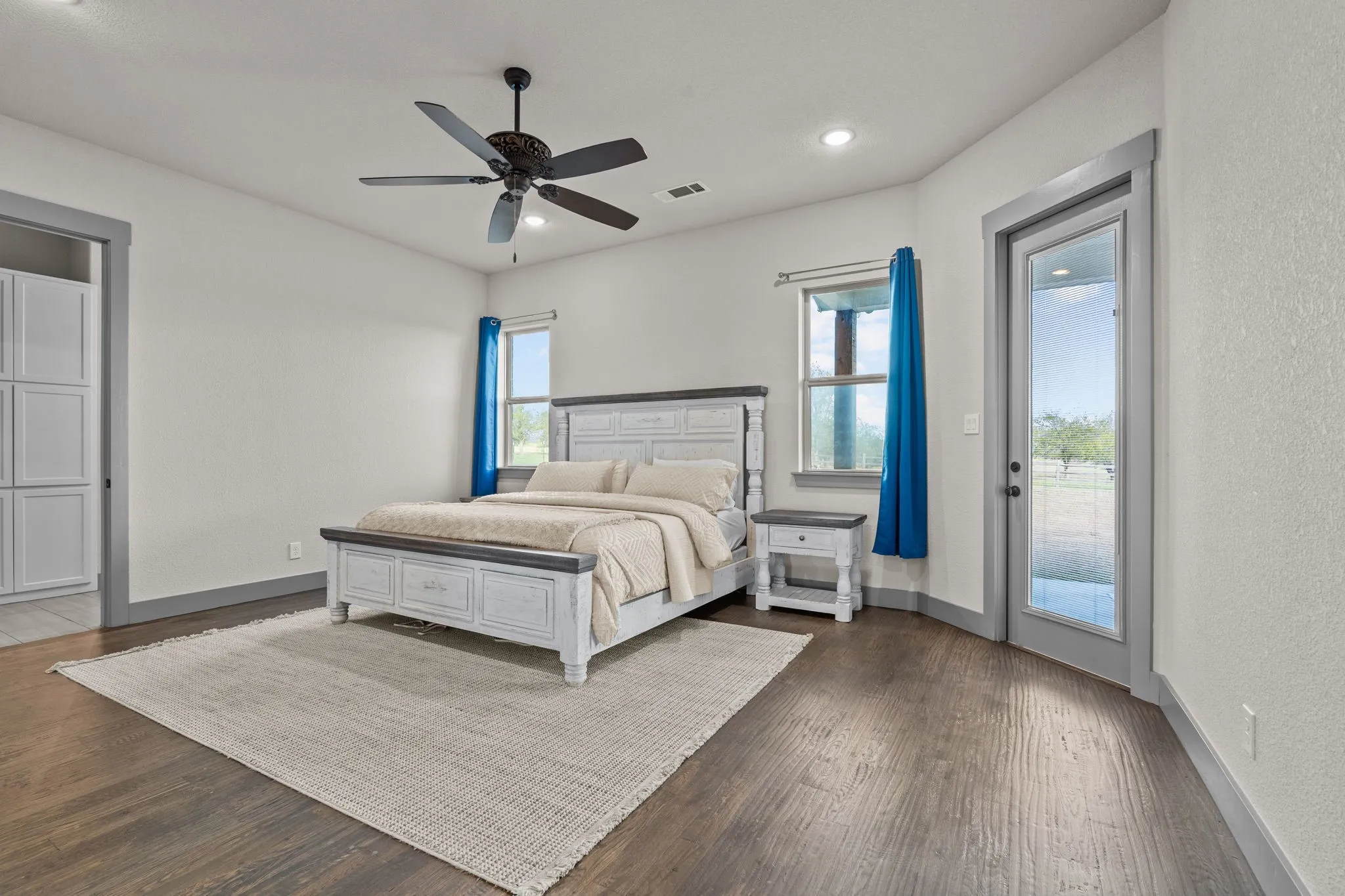 Single Family Residence For Sale in Parker County , 4747 Kelly Road, Aledo, Texas 76008, 4 Bedrooms, 6 Bathrooms, 3 Garage spaces, 4,155 Sqft, built in 2012, Price $2,300,000, mls#21256387, Real Estate Agent in Aledo, Homes For Sale in Parker county, Homes For Sale in Aledo, Realtor in Aledo Texas, Real Estate Brokerage Independent Realty Texas, Luminita Cordes Realtor
