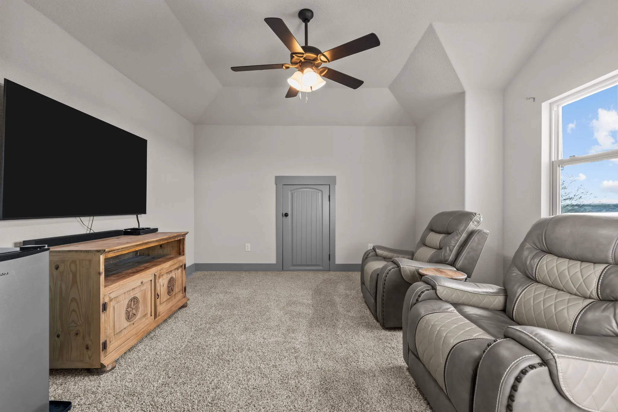 Single Family Residence For Sale in Parker County , 4747 Kelly Road, Aledo, Texas 76008, 4 Bedrooms, 6 Bathrooms, 3 Garage spaces, 4,155 Sqft, built in 2012, Price $2,300,000, mls#21256387, Real Estate Agent in Aledo, Homes For Sale in Parker county, Homes For Sale in Aledo, Realtor in Aledo Texas, Real Estate Brokerage Independent Realty Texas, Luminita Cordes Realtor