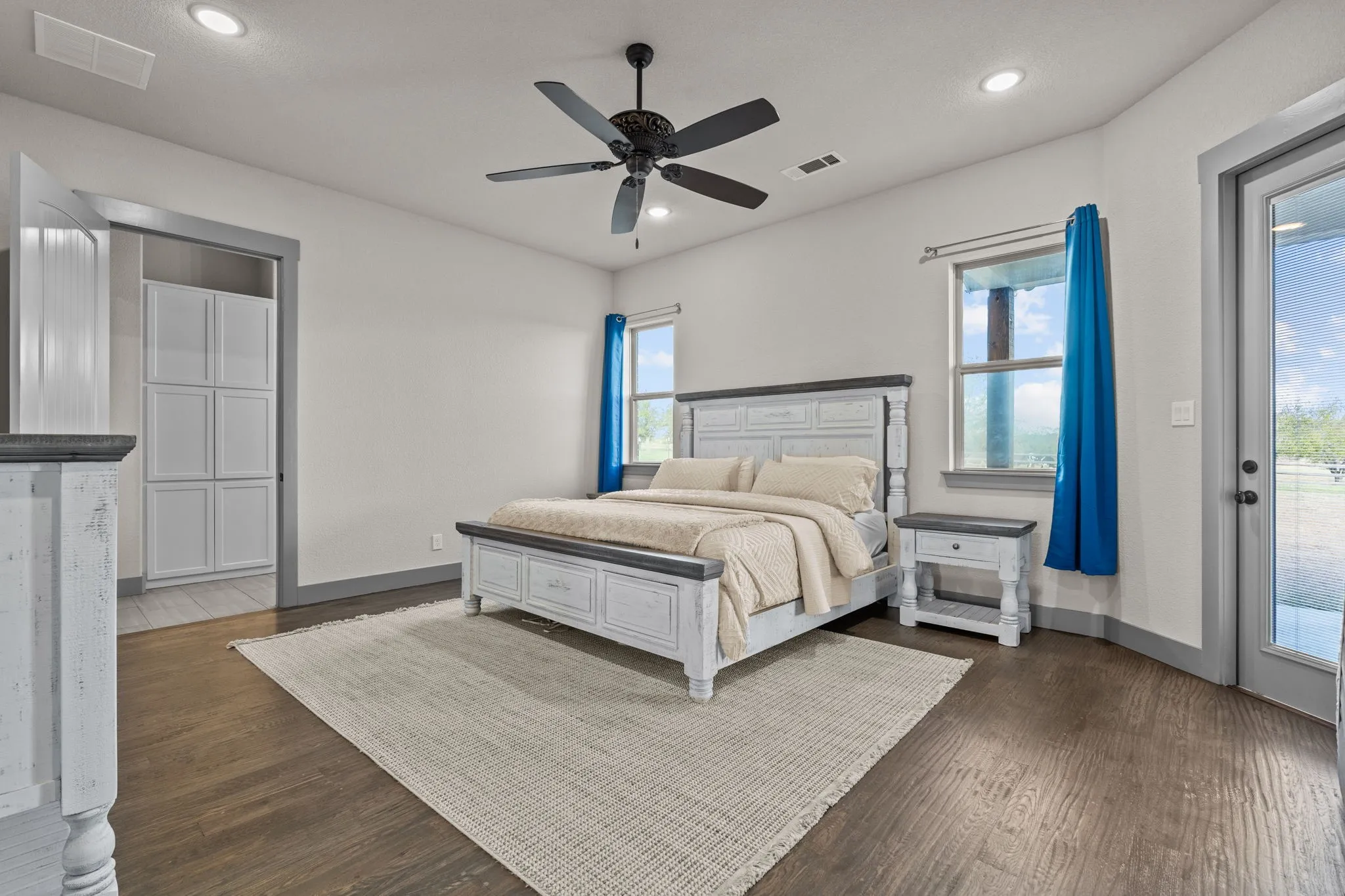 Single Family Residence For Sale in Parker County , 4747 Kelly Road, Aledo, Texas 76008, 4 Bedrooms, 6 Bathrooms, 3 Garage spaces, 4,155 Sqft, built in 2012, Price $2,300,000, mls#21256387, Real Estate Agent in Aledo, Homes For Sale in Parker county, Homes For Sale in Aledo, Realtor in Aledo Texas, Real Estate Brokerage Independent Realty Texas, Luminita Cordes Realtor