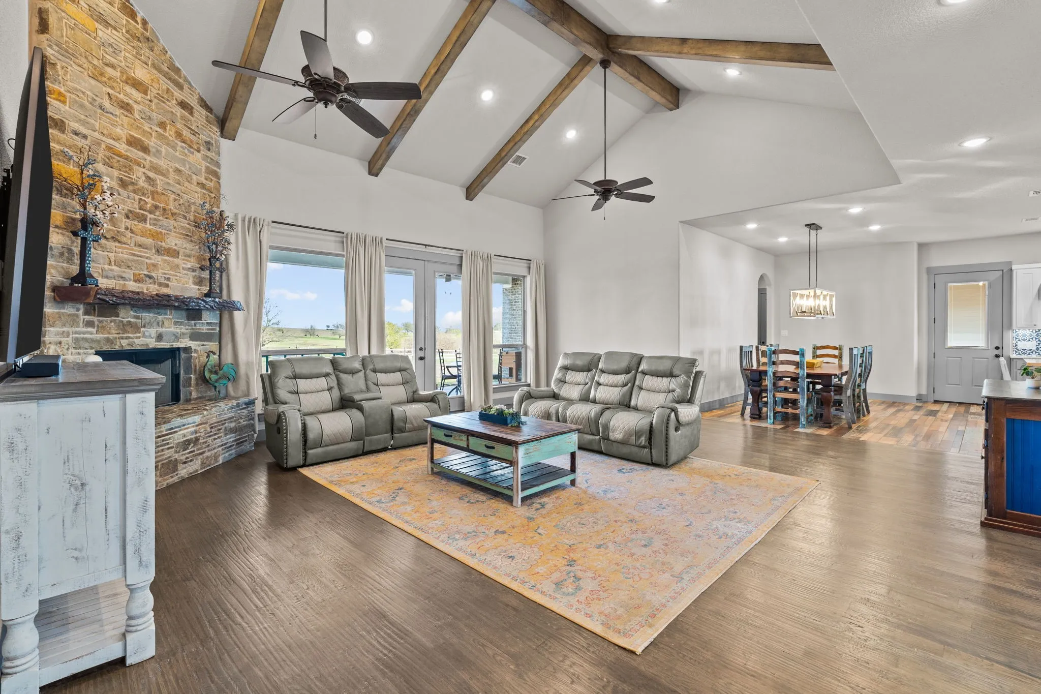 Single Family Residence For Sale in Parker County , 4747 Kelly Road, Aledo, Texas 76008, 4 Bedrooms, 6 Bathrooms, 3 Garage spaces, 4,155 Sqft, built in 2012, Price $2,300,000, mls#21256387, Real Estate Agent in Aledo, Homes For Sale in Parker county, Homes For Sale in Aledo, Realtor in Aledo Texas, Real Estate Brokerage Independent Realty Texas, Luminita Cordes Realtor