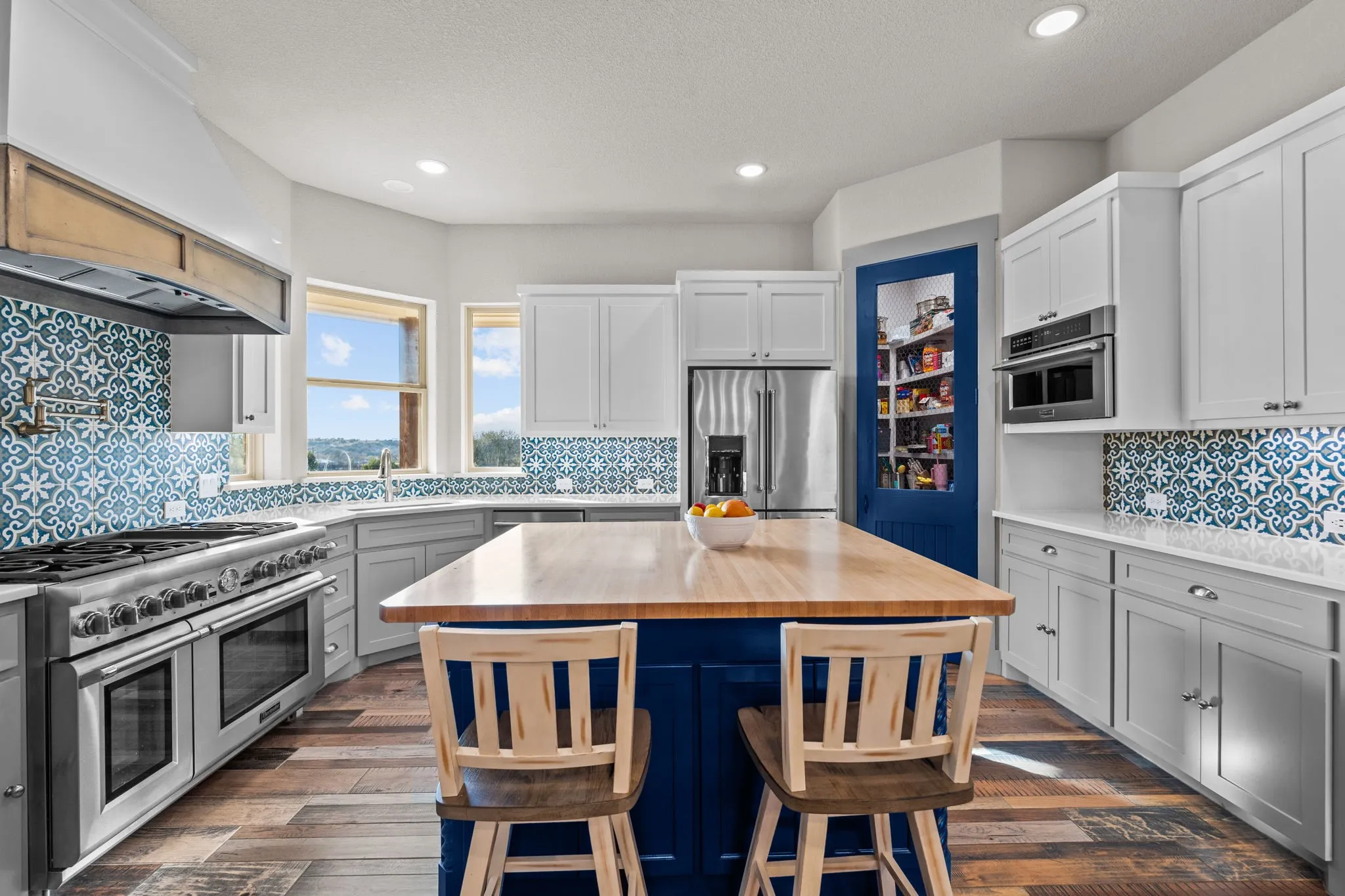 Single Family Residence For Sale in Parker County , 4747 Kelly Road, Aledo, Texas 76008, 4 Bedrooms, 6 Bathrooms, 3 Garage spaces, 4,155 Sqft, built in 2012, Price $2,300,000, mls#21256387, Real Estate Agent in Aledo, Homes For Sale in Parker county, Homes For Sale in Aledo, Realtor in Aledo Texas, Real Estate Brokerage Independent Realty Texas, Luminita Cordes Realtor