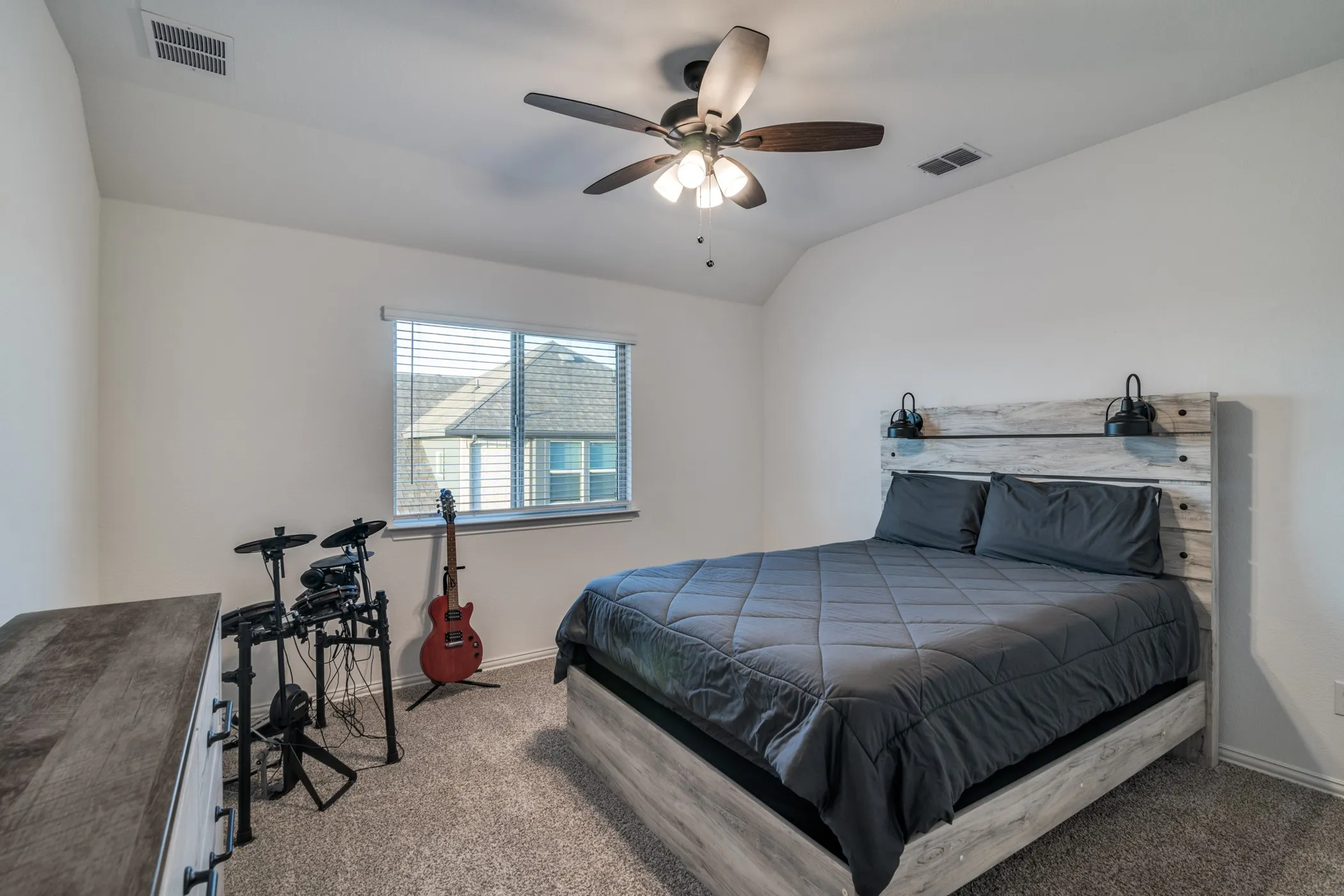 Single Family Residence For Rent in Rockwall County , 2643 Perdenales Drive, Royse City, Texas 75189, 4 Bedroom, 3 Bathroom, 3 Garage spaces, 3,014 Sqft, built in 2021, mls#21295039, Real Estate Agent in Royse City, Homes For Rent in Rockwall county, Homes For Rent in Royse City, Realtor in Royse City Texas, Real Estate Brokerage Independent Realty Texas, Luminita Cordes Realtor