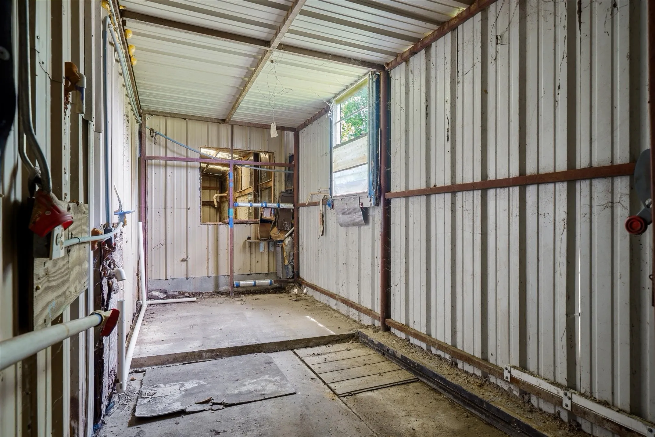 Warehouse For Sale in Van Zandt County , 7439 FM 314, Ben Wheeler, Texas 75754, 0, 0, Garage spaces, 0 Sqft, built in 1986, mls#21292867, Real Estate Agent in Ben Wheeler, Homes For Sale in Van Zandt county, Homes For Sale in Ben Wheeler, Realtor in Ben Wheeler Texas, Real Estate Brokerage Independent Realty Texas, Luminita Cordes Realtor