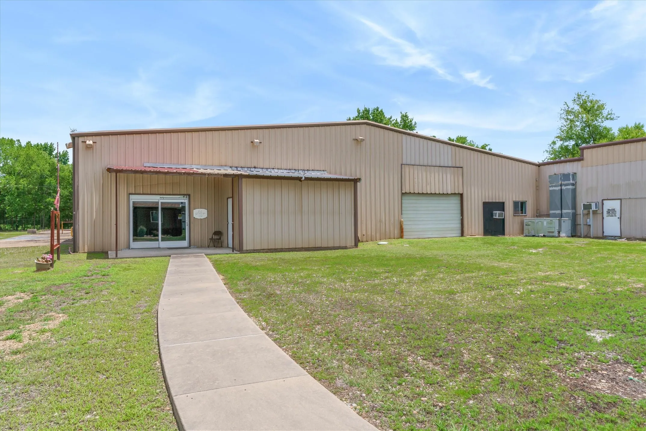 Warehouse For Sale in Van Zandt County , 7439 FM 314, Ben Wheeler, Texas 75754, 0, 0, Garage spaces, 0 Sqft, built in 1986, mls#21292867, Real Estate Agent in Ben Wheeler, Homes For Sale in Van Zandt county, Homes For Sale in Ben Wheeler, Realtor in Ben Wheeler Texas, Real Estate Brokerage Independent Realty Texas, Luminita Cordes Realtor