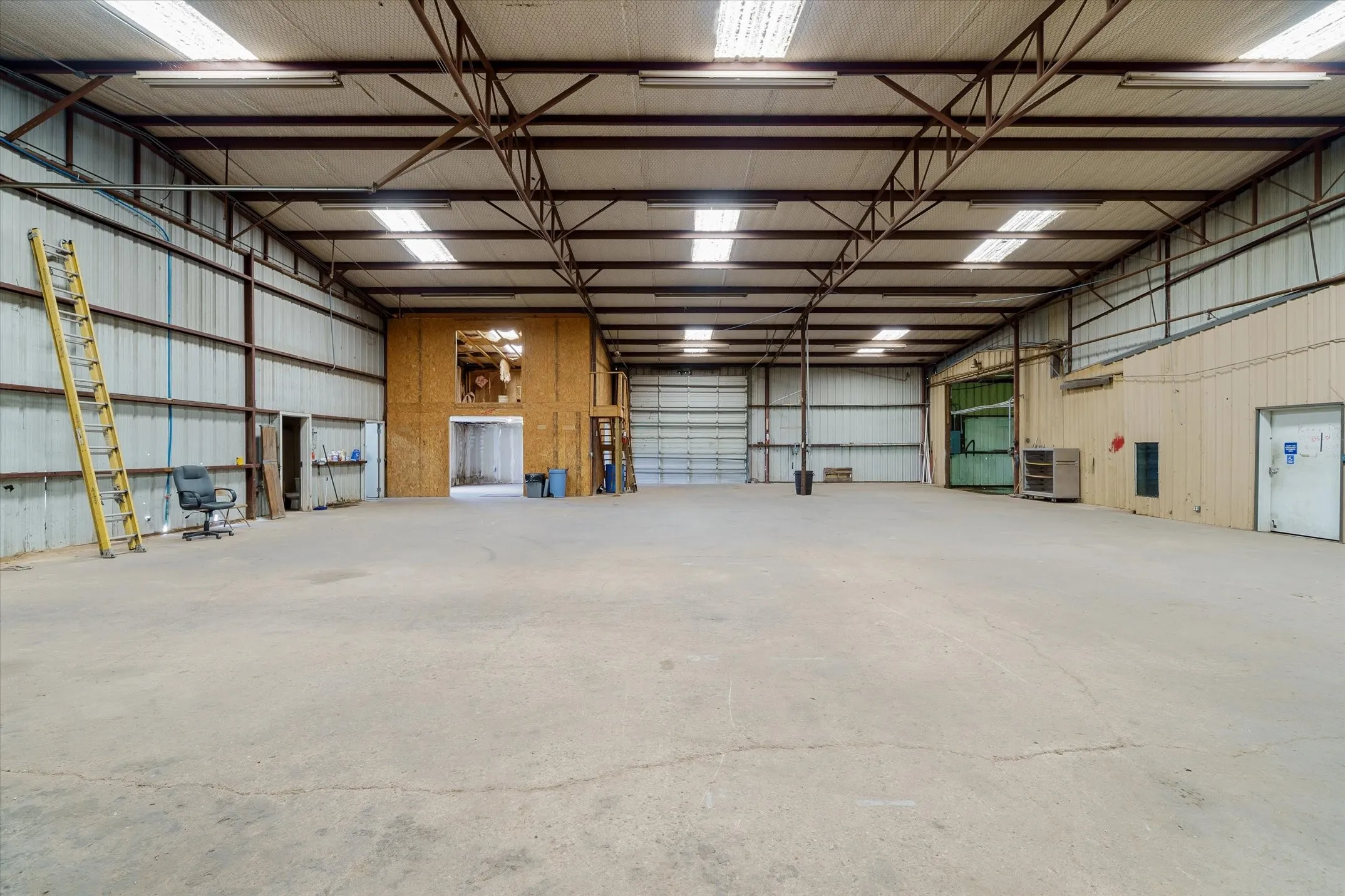 Warehouse For Sale in Van Zandt County , 7439 FM 314, Ben Wheeler, Texas 75754, 0, 0, Garage spaces, 0 Sqft, built in 1986, mls#21292867, Real Estate Agent in Ben Wheeler, Homes For Sale in Van Zandt county, Homes For Sale in Ben Wheeler, Realtor in Ben Wheeler Texas, Real Estate Brokerage Independent Realty Texas, Luminita Cordes Realtor