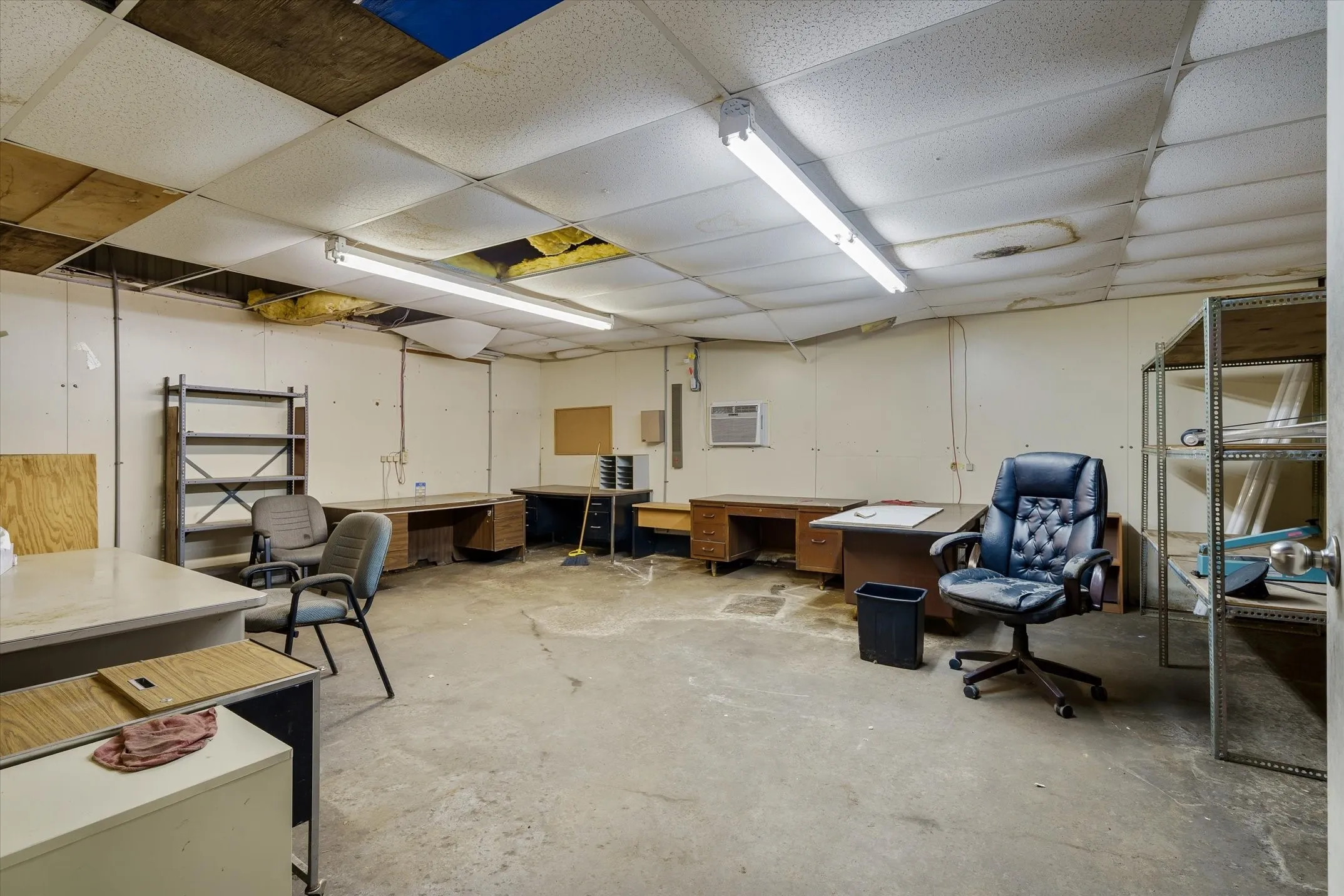 Warehouse For Sale in Van Zandt County , 7439 FM 314, Ben Wheeler, Texas 75754, 0, 0, Garage spaces, 0 Sqft, built in 1986, mls#21292867, Real Estate Agent in Ben Wheeler, Homes For Sale in Van Zandt county, Homes For Sale in Ben Wheeler, Realtor in Ben Wheeler Texas, Real Estate Brokerage Independent Realty Texas, Luminita Cordes Realtor