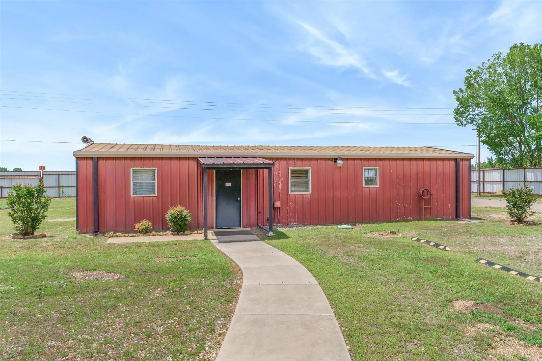 Warehouse For Sale in Van Zandt County , 7439 FM 314, Ben Wheeler, Texas 75754, 0, 0, Garage spaces, 0 Sqft, built in 1986, mls#21292867, Real Estate Agent in Ben Wheeler, Homes For Sale in Van Zandt county, Homes For Sale in Ben Wheeler, Realtor in Ben Wheeler Texas, Real Estate Brokerage Independent Realty Texas, Luminita Cordes Realtor