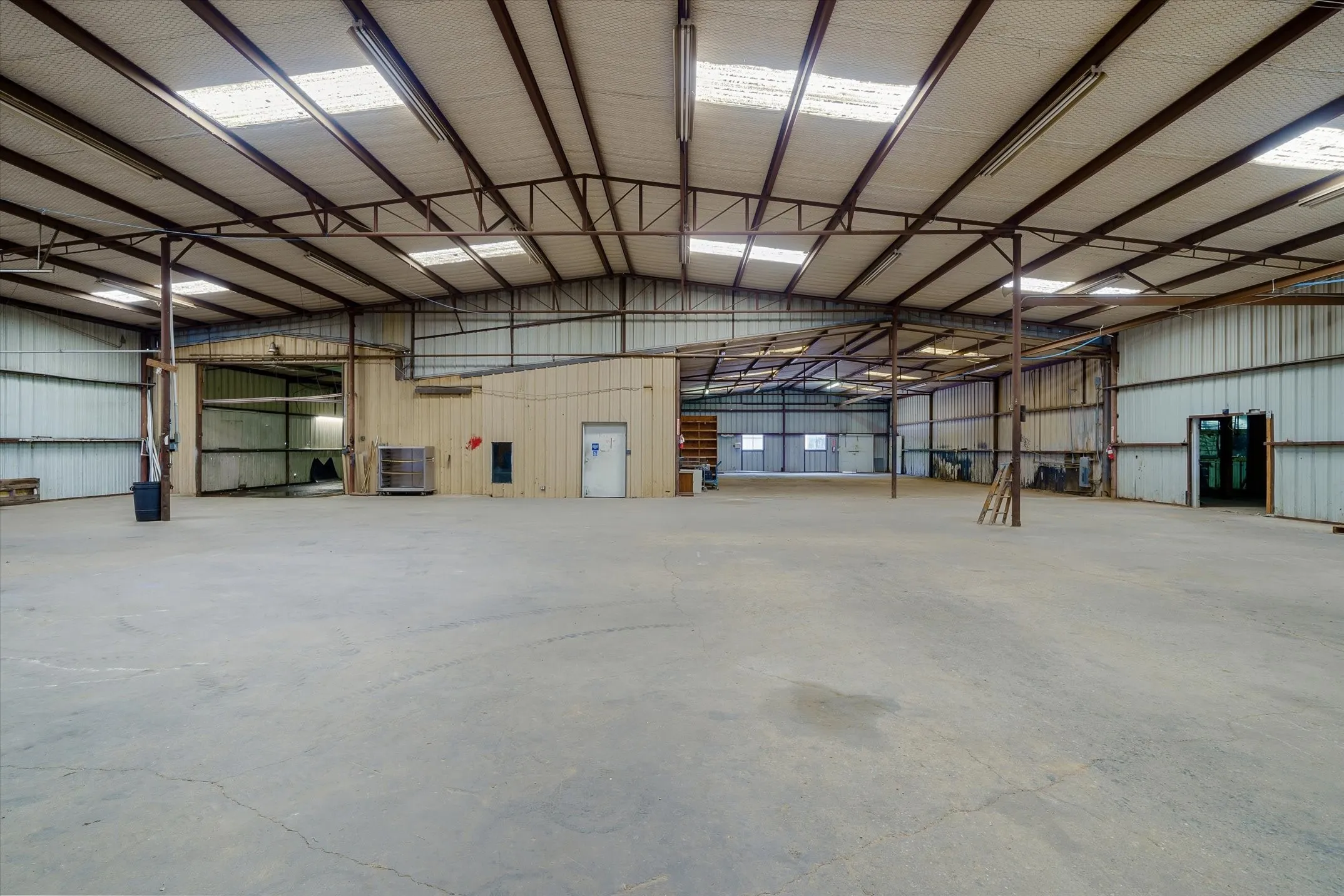 Warehouse For Sale in Van Zandt County , 7439 FM 314, Ben Wheeler, Texas 75754, 0, 0, Garage spaces, 0 Sqft, built in 1986, mls#21292867, Real Estate Agent in Ben Wheeler, Homes For Sale in Van Zandt county, Homes For Sale in Ben Wheeler, Realtor in Ben Wheeler Texas, Real Estate Brokerage Independent Realty Texas, Luminita Cordes Realtor