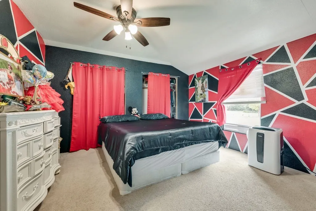 4th bedroom in the rear is in addtion off of main home