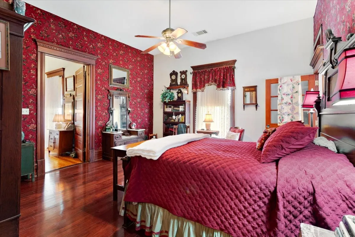 Single Family Residence For Sale in Fannin County , 704 E Main Street, Honey Grove, Texas 75446, 4 Bedroom, 4 Bathroom, 2 Garage spaces, 2,809 Sqft, built in 1905, mls#21295604, Real Estate Agent in Honey Grove, Homes For Sale in Fannin county, Homes For Sale in Honey Grove, Realtor in Honey Grove Texas, Real Estate Brokerage Independent Realty Texas, Luminita Cordes Realtor