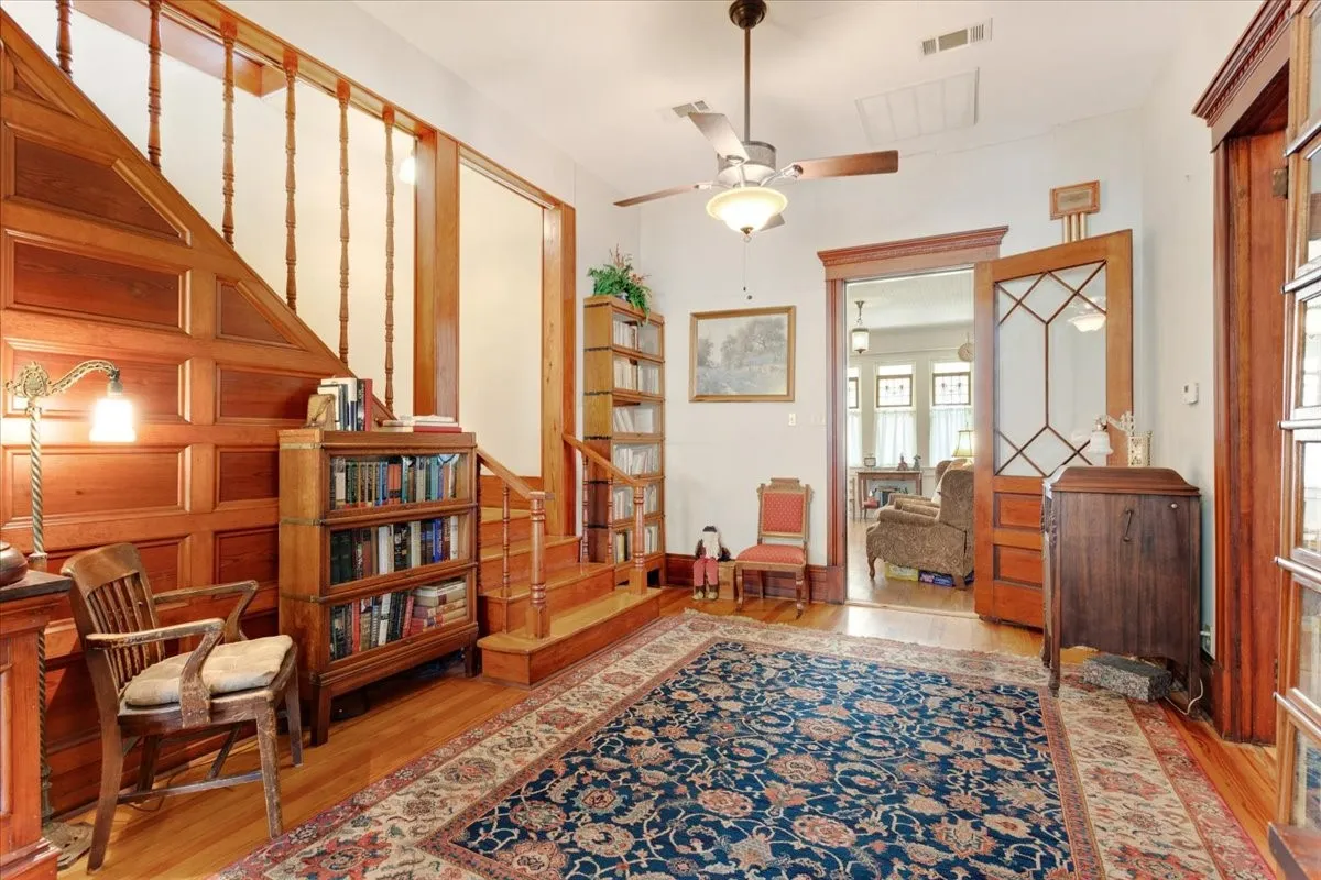 Single Family Residence For Sale in Fannin County , 704 E Main Street, Honey Grove, Texas 75446, 4 Bedroom, 4 Bathroom, 2 Garage spaces, 2,809 Sqft, built in 1905, mls#21295604, Real Estate Agent in Honey Grove, Homes For Sale in Fannin county, Homes For Sale in Honey Grove, Realtor in Honey Grove Texas, Real Estate Brokerage Independent Realty Texas, Luminita Cordes Realtor