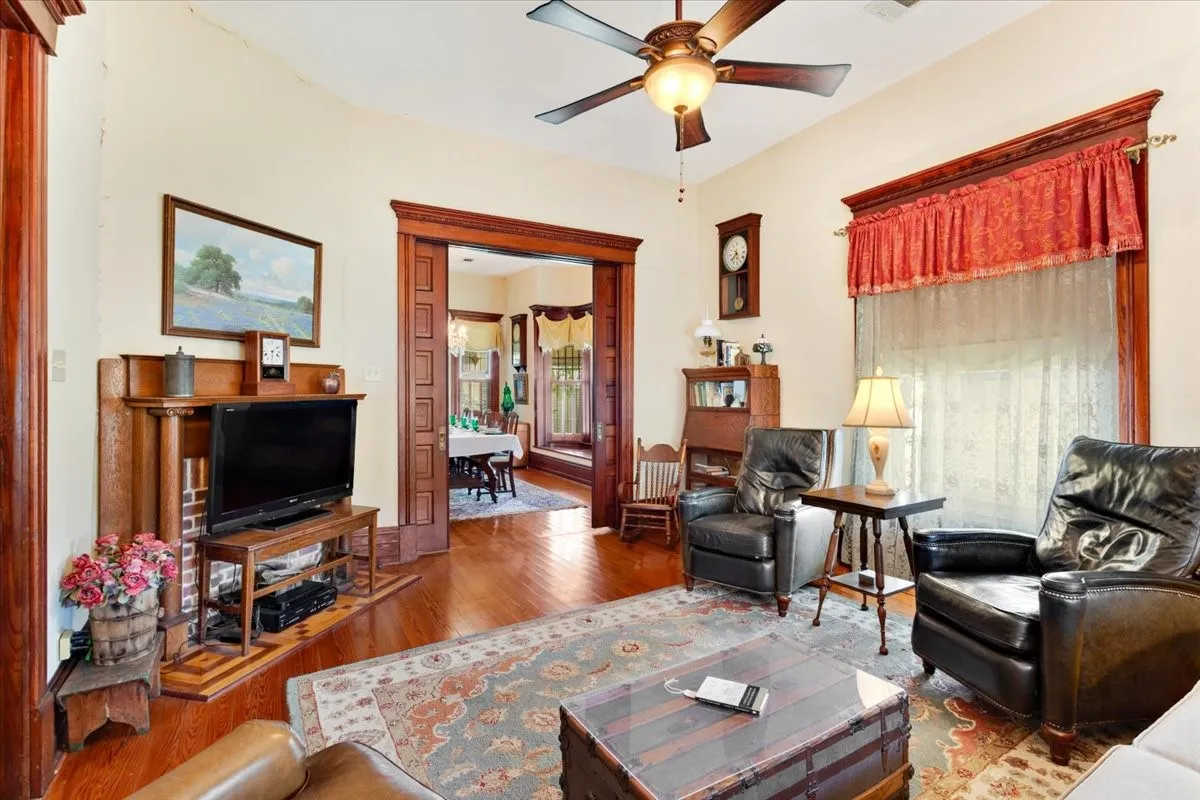 Single Family Residence For Sale in Fannin County , 704 E Main Street, Honey Grove, Texas 75446, 4 Bedroom, 4 Bathroom, 2 Garage spaces, 2,809 Sqft, built in 1905, mls#21295604, Real Estate Agent in Honey Grove, Homes For Sale in Fannin county, Homes For Sale in Honey Grove, Realtor in Honey Grove Texas, Real Estate Brokerage Independent Realty Texas, Luminita Cordes Realtor