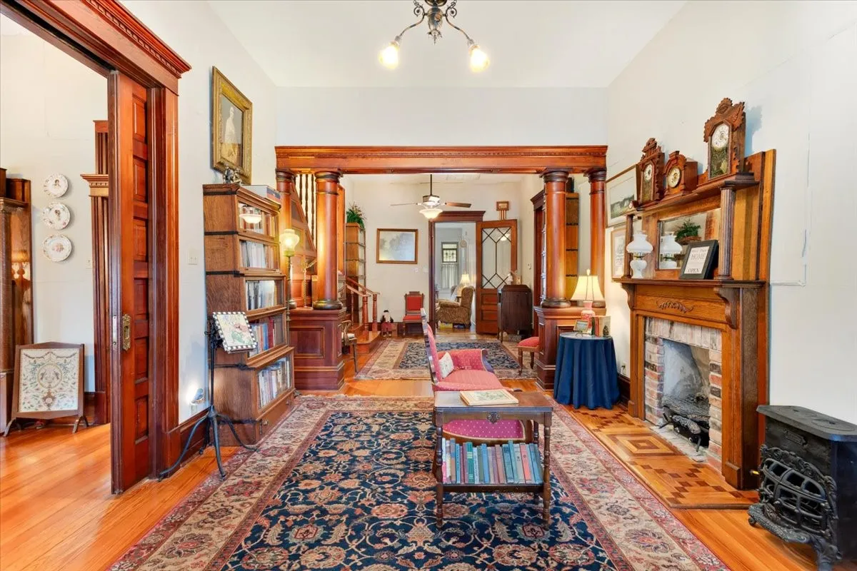 Single Family Residence For Sale in Fannin County , 704 E Main Street, Honey Grove, Texas 75446, 4 Bedroom, 4 Bathroom, 2 Garage spaces, 2,809 Sqft, built in 1905, mls#21295604, Real Estate Agent in Honey Grove, Homes For Sale in Fannin county, Homes For Sale in Honey Grove, Realtor in Honey Grove Texas, Real Estate Brokerage Independent Realty Texas, Luminita Cordes Realtor