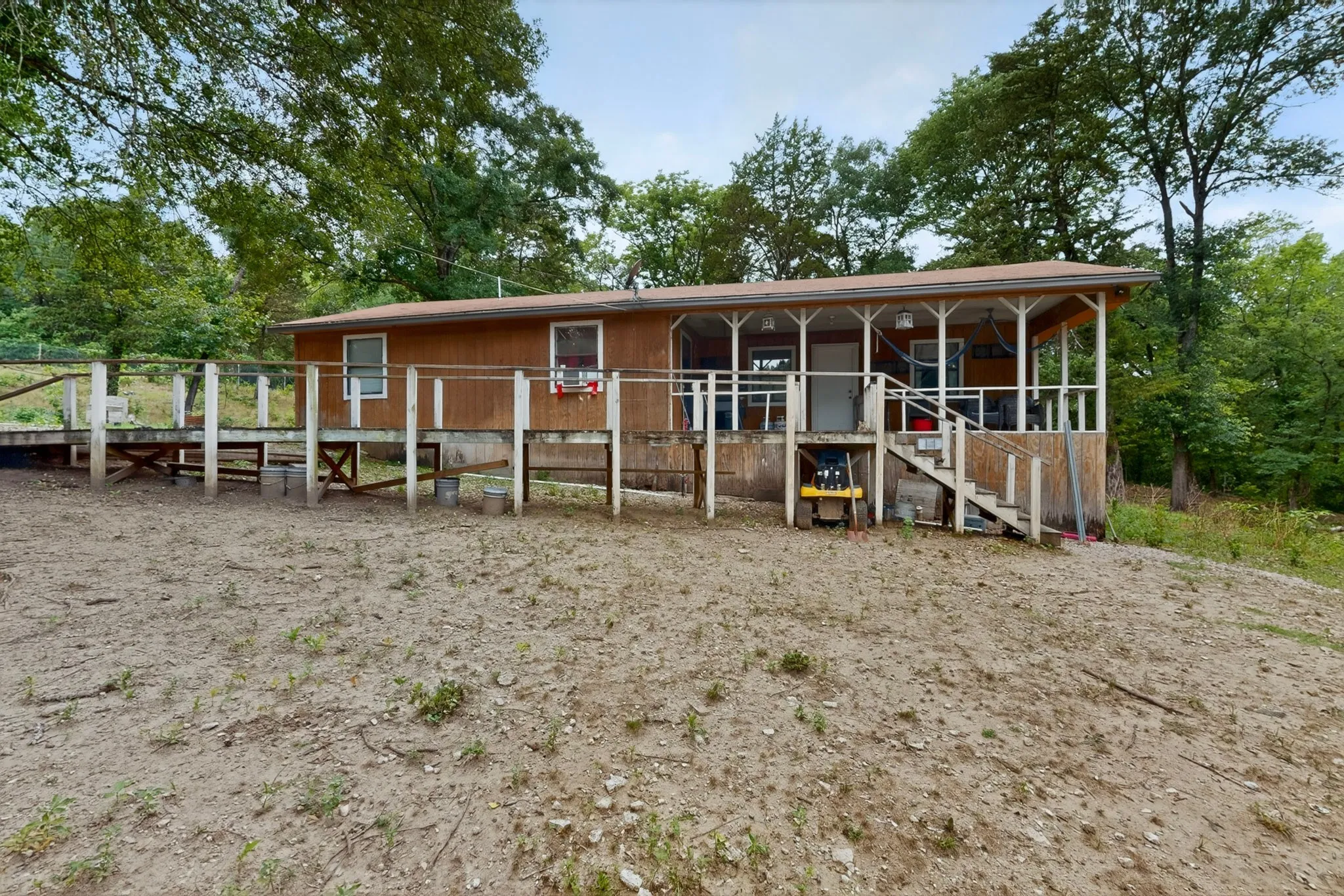 Mobile Home For Sale in Hunt County , 10823 Lakeview Trail, Quinlan, Texas 75474, 2 Bedroom, 1 Bathroom, Garage spaces, 736 Sqft, built in 1997, mls#21294285, Real Estate Agent in Quinlan, Homes For Sale in Hunt county, Homes For Sale in Quinlan, Realtor in Quinlan Texas, Real Estate Brokerage Independent Realty Texas, Luminita Cordes Realtor