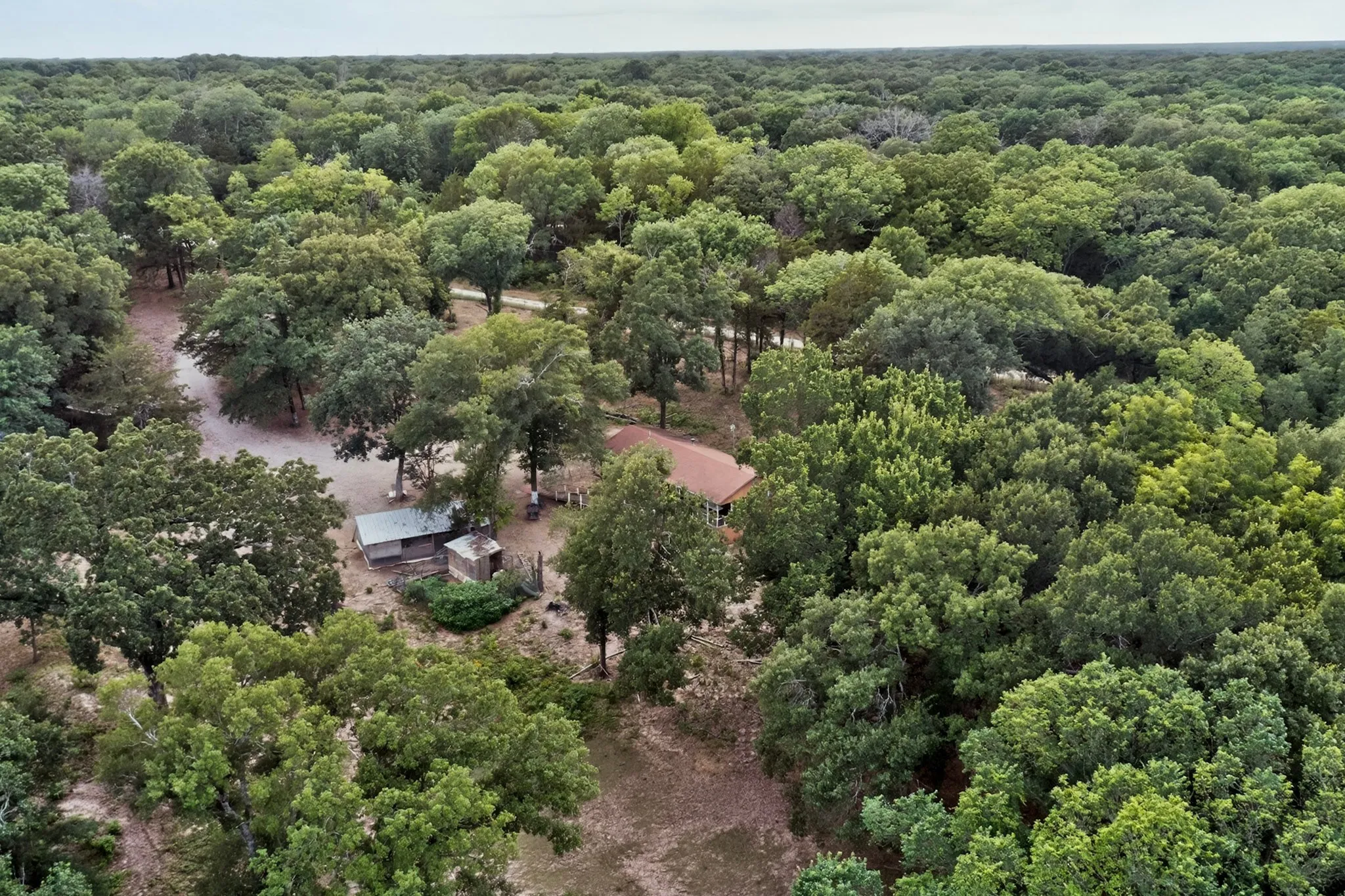 Mobile Home For Sale in Hunt County , 10823 Lakeview Trail, Quinlan, Texas 75474, 2 Bedroom, 1 Bathroom, Garage spaces, 736 Sqft, built in 1997, mls#21294285, Real Estate Agent in Quinlan, Homes For Sale in Hunt county, Homes For Sale in Quinlan, Realtor in Quinlan Texas, Real Estate Brokerage Independent Realty Texas, Luminita Cordes Realtor