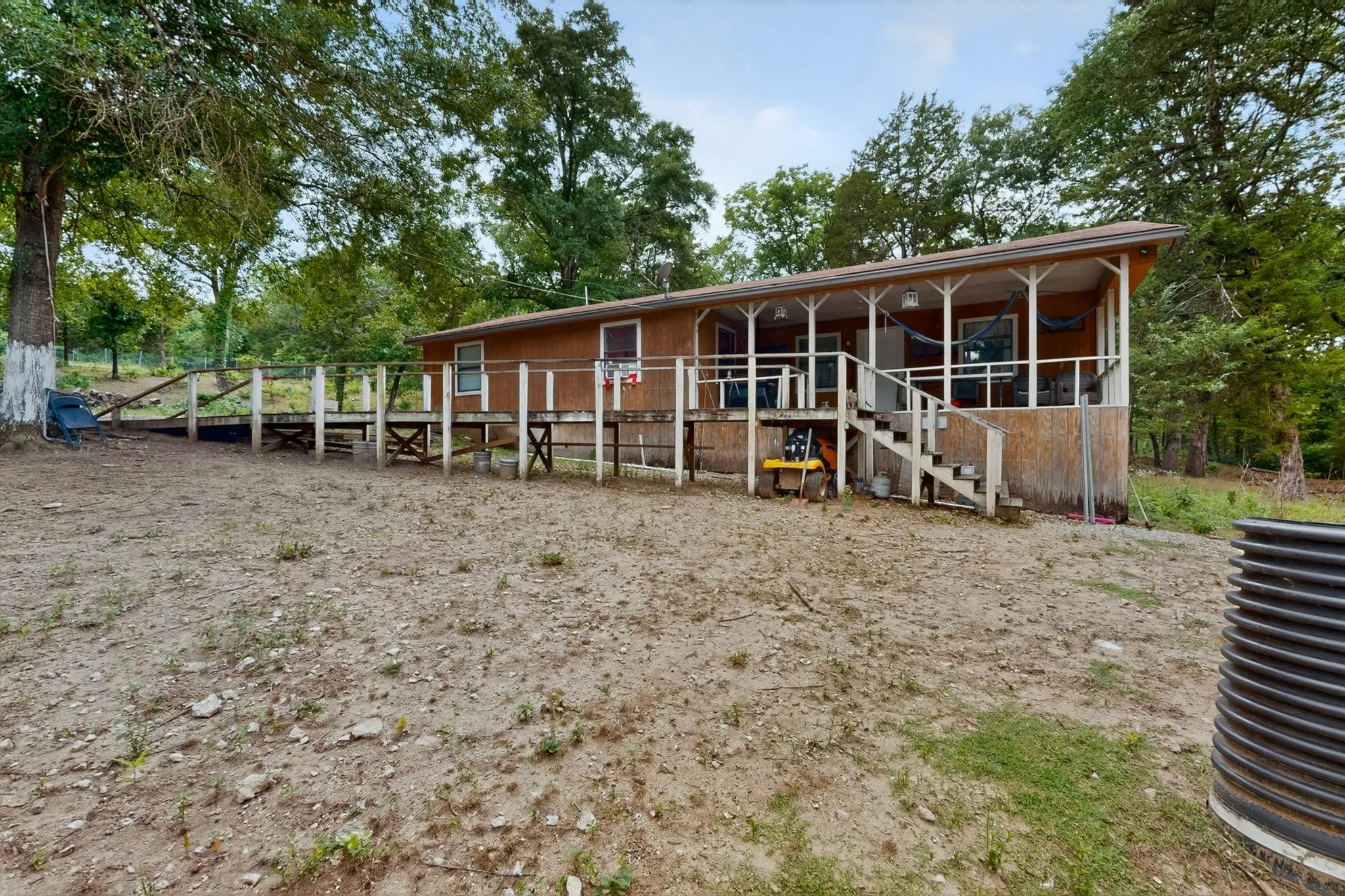 Mobile Home For Sale in Hunt County , 10823 Lakeview Trail, Quinlan, Texas 75474, 2 Bedroom, 1 Bathroom, Garage spaces, 736 Sqft, built in 1997, mls#21294285, Real Estate Agent in Quinlan, Homes For Sale in Hunt county, Homes For Sale in Quinlan, Realtor in Quinlan Texas, Real Estate Brokerage Independent Realty Texas, Luminita Cordes Realtor