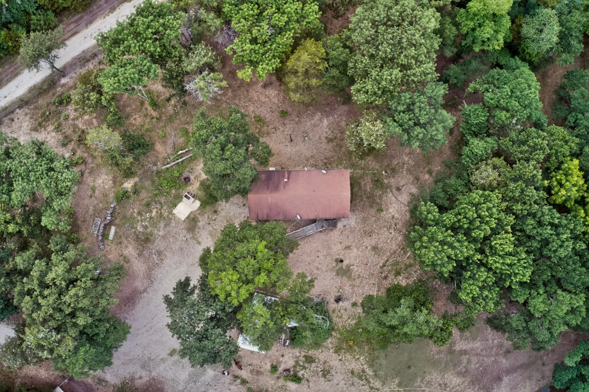 Mobile Home For Sale in Hunt County , 10823 Lakeview Trail, Quinlan, Texas 75474, 2 Bedroom, 1 Bathroom, Garage spaces, 736 Sqft, built in 1997, mls#21294285, Real Estate Agent in Quinlan, Homes For Sale in Hunt county, Homes For Sale in Quinlan, Realtor in Quinlan Texas, Real Estate Brokerage Independent Realty Texas, Luminita Cordes Realtor