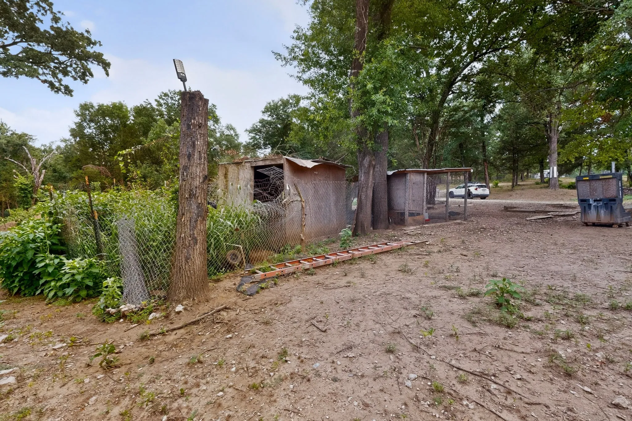 Mobile Home For Sale in Hunt County , 10823 Lakeview Trail, Quinlan, Texas 75474, 2 Bedroom, 1 Bathroom, Garage spaces, 736 Sqft, built in 1997, mls#21294285, Real Estate Agent in Quinlan, Homes For Sale in Hunt county, Homes For Sale in Quinlan, Realtor in Quinlan Texas, Real Estate Brokerage Independent Realty Texas, Luminita Cordes Realtor