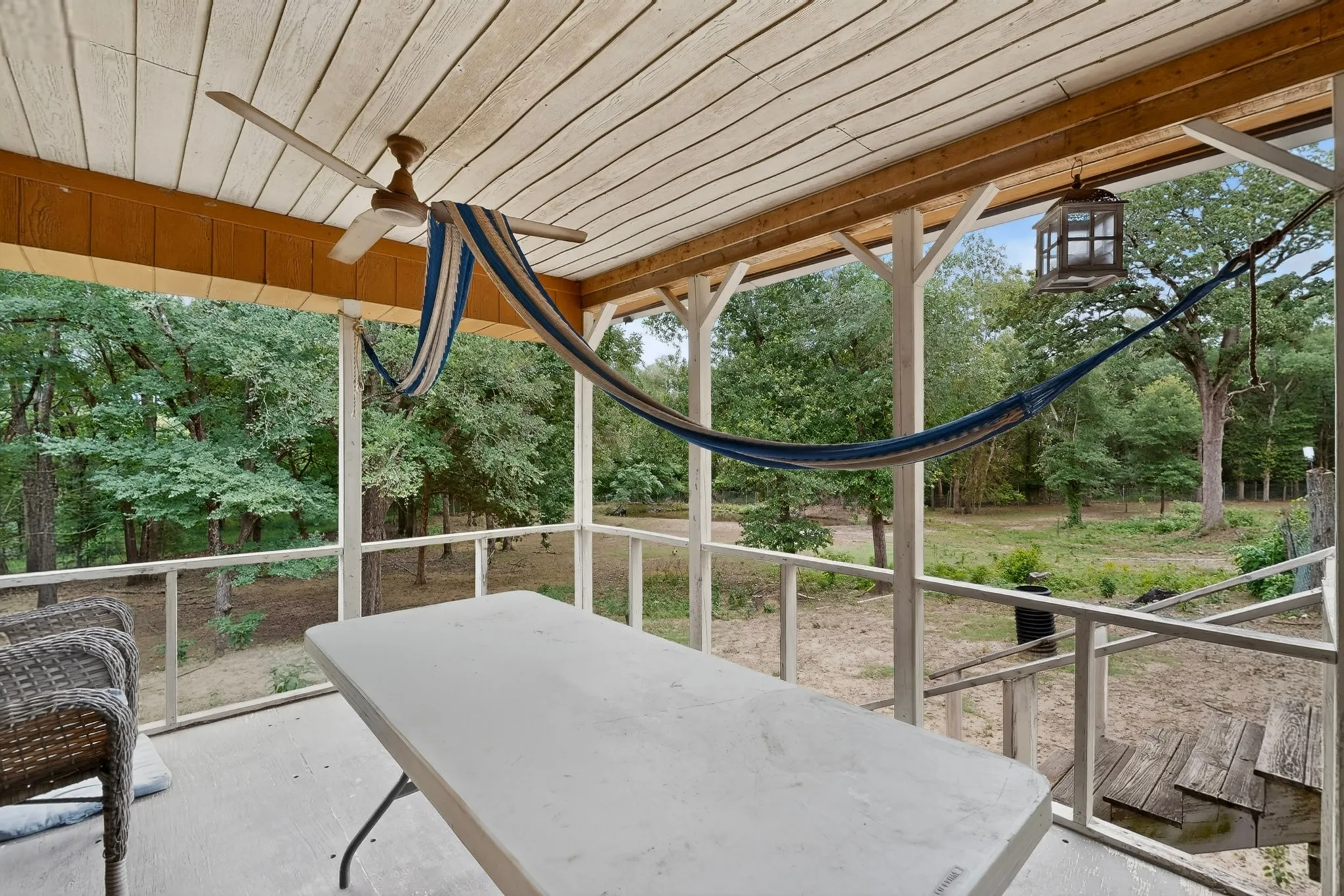 Mobile Home For Sale in Hunt County , 10823 Lakeview Trail, Quinlan, Texas 75474, 2 Bedroom, 1 Bathroom, Garage spaces, 736 Sqft, built in 1997, mls#21294285, Real Estate Agent in Quinlan, Homes For Sale in Hunt county, Homes For Sale in Quinlan, Realtor in Quinlan Texas, Real Estate Brokerage Independent Realty Texas, Luminita Cordes Realtor