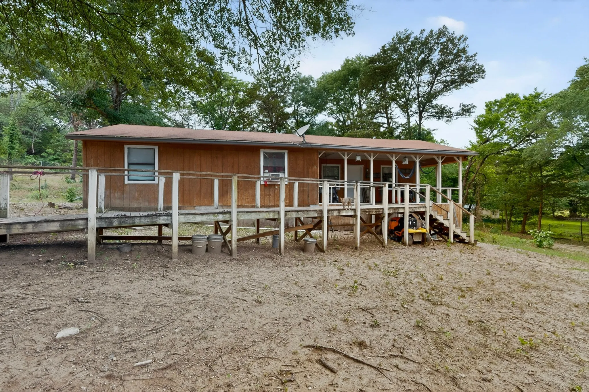 Mobile Home For Sale in Hunt County , 10823 Lakeview Trail, Quinlan, Texas 75474, 2 Bedroom, 1 Bathroom, Garage spaces, 736 Sqft, built in 1997, mls#21294285, Real Estate Agent in Quinlan, Homes For Sale in Hunt county, Homes For Sale in Quinlan, Realtor in Quinlan Texas, Real Estate Brokerage Independent Realty Texas, Luminita Cordes Realtor