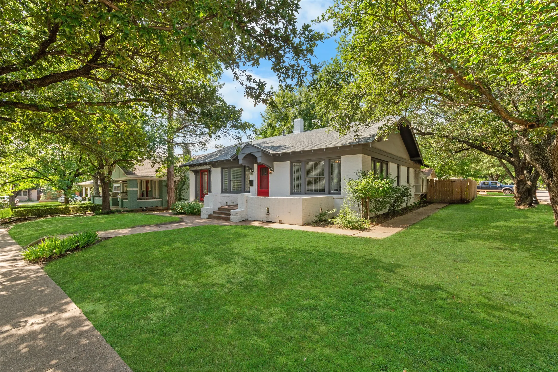 Single Family Residence For Rent in Tarrant County , 1921 Ben Hall Court, Fort Worth, Texas 76110, 3 Bedroom, 1 Bathroom, Garage spaces, 1,507 Sqft, built in 1923, mls#21295582, Real Estate Agent in Fort Worth, Homes For Rent in Tarrant county, Homes For Rent in Fort Worth, Realtor in Fort Worth Texas, Real Estate Brokerage Independent Realty Texas, Luminita Cordes Realtor