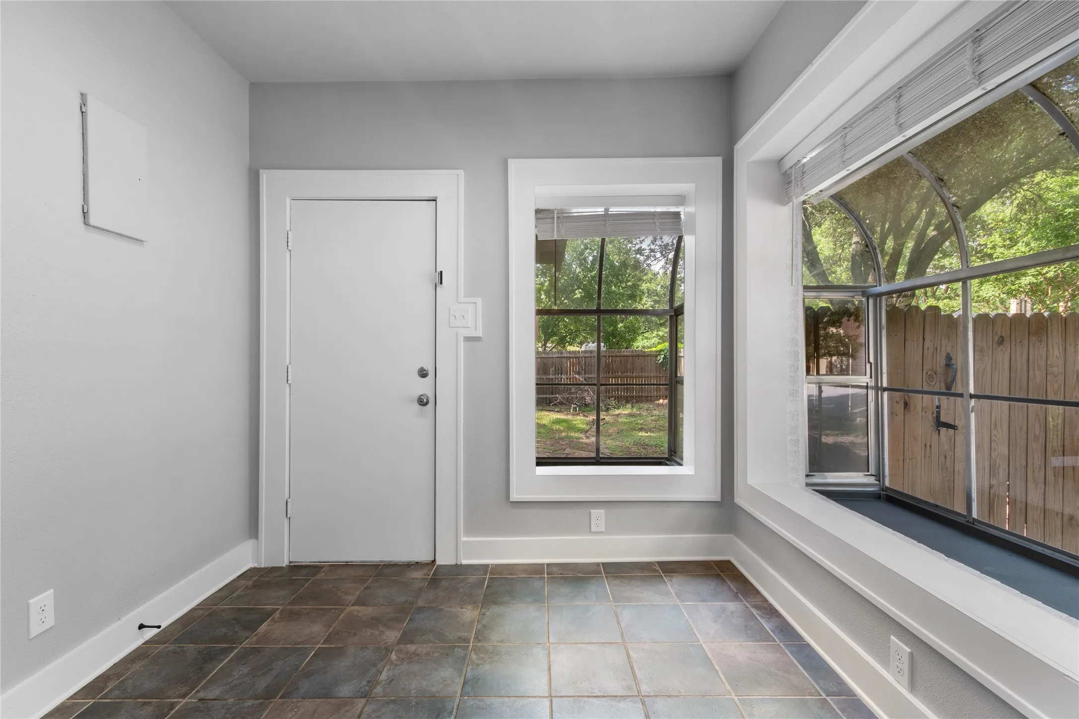 Single Family Residence For Rent in Tarrant County , 1921 Ben Hall Court, Fort Worth, Texas 76110, 3 Bedroom, 1 Bathroom, Garage spaces, 1,507 Sqft, built in 1923, mls#21295582, Real Estate Agent in Fort Worth, Homes For Rent in Tarrant county, Homes For Rent in Fort Worth, Realtor in Fort Worth Texas, Real Estate Brokerage Independent Realty Texas, Luminita Cordes Realtor