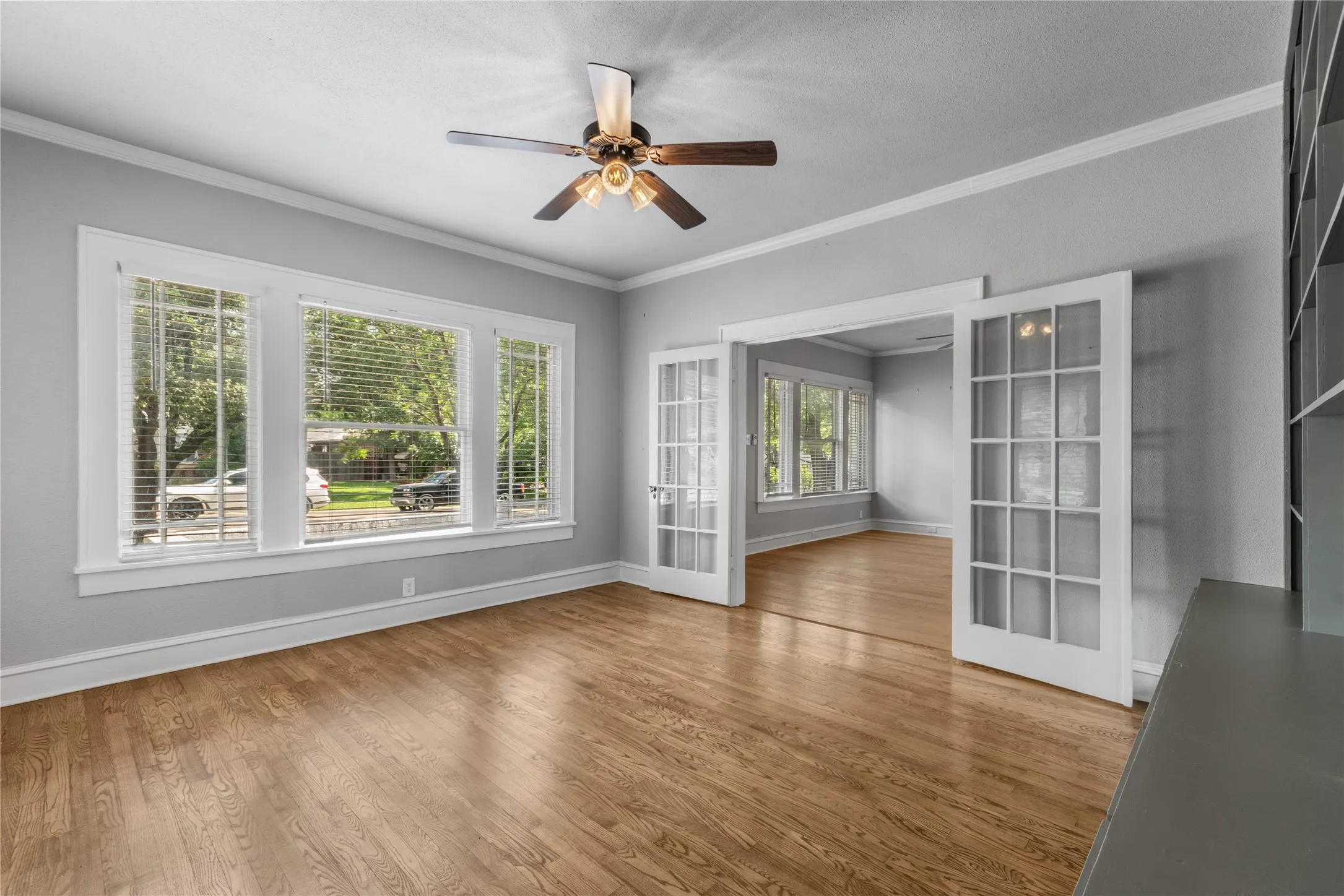 Single Family Residence For Rent in Tarrant County , 1921 Ben Hall Court, Fort Worth, Texas 76110, 3 Bedroom, 1 Bathroom, Garage spaces, 1,507 Sqft, built in 1923, mls#21295582, Real Estate Agent in Fort Worth, Homes For Rent in Tarrant county, Homes For Rent in Fort Worth, Realtor in Fort Worth Texas, Real Estate Brokerage Independent Realty Texas, Luminita Cordes Realtor