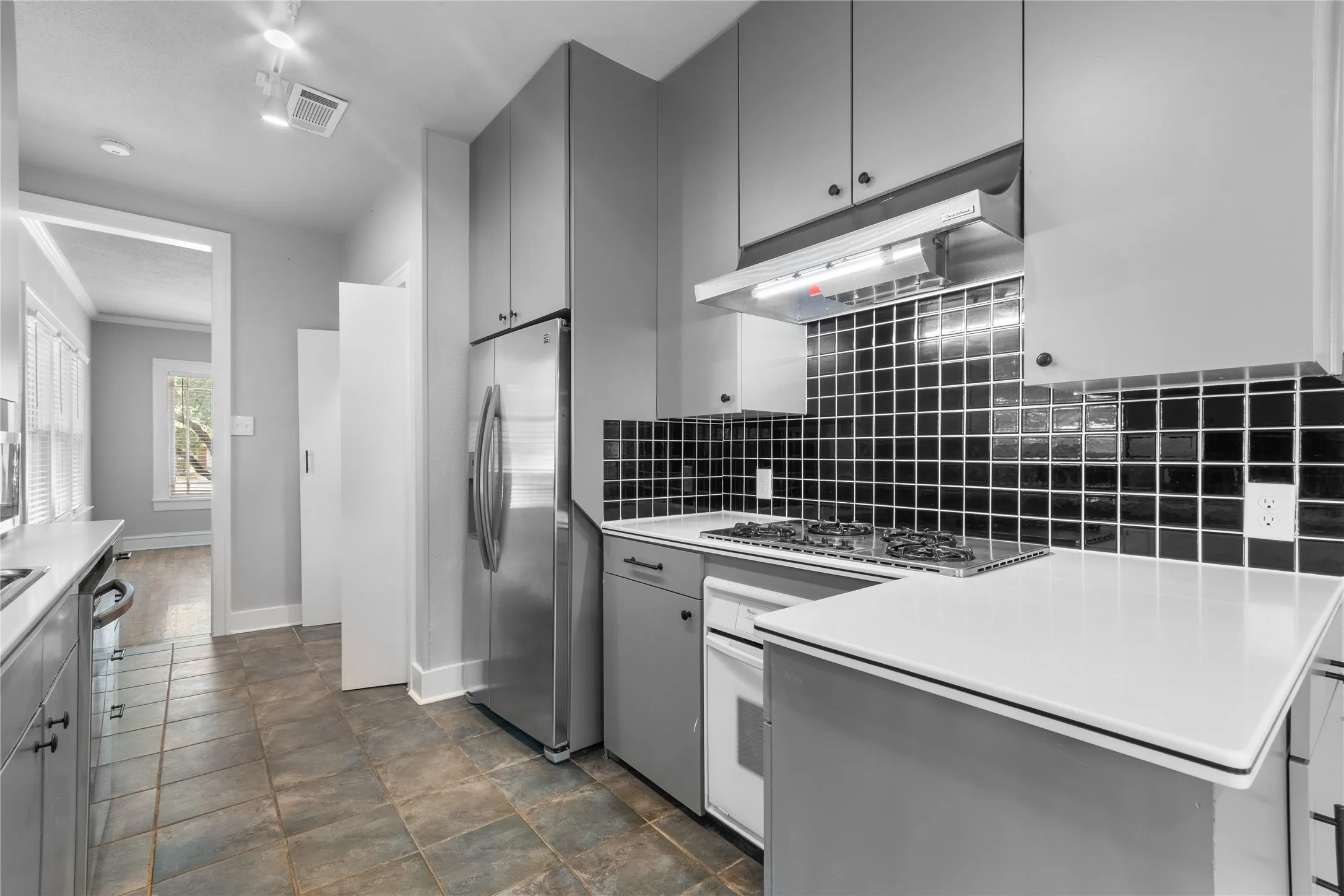 Single Family Residence For Rent in Tarrant County , 1921 Ben Hall Court, Fort Worth, Texas 76110, 3 Bedroom, 1 Bathroom, Garage spaces, 1,507 Sqft, built in 1923, mls#21295582, Real Estate Agent in Fort Worth, Homes For Rent in Tarrant county, Homes For Rent in Fort Worth, Realtor in Fort Worth Texas, Real Estate Brokerage Independent Realty Texas, Luminita Cordes Realtor