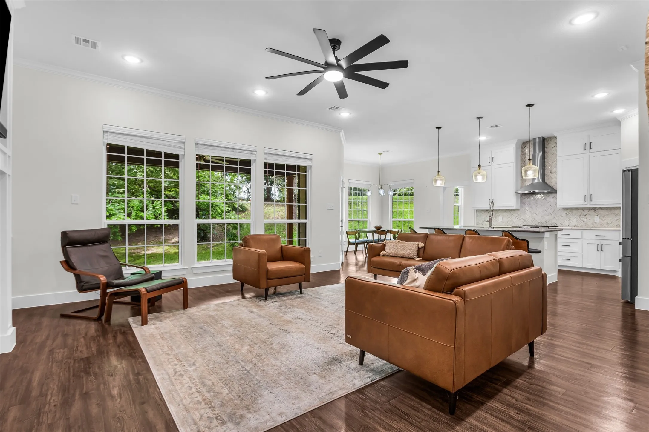 Single Family Residence For Sale in Grayson County , 1028 W Day Street, Denison, Texas 75020, 3 Bedroom, 2 Bathroom, 2 Garage spaces, 2,056 Sqft, built in 2021, mls#21275362, Real Estate Agent in Denison, Homes For Sale in Grayson county, Homes For Sale in Denison, Realtor in Denison Texas, Real Estate Brokerage Independent Realty Texas, Luminita Cordes Realtor