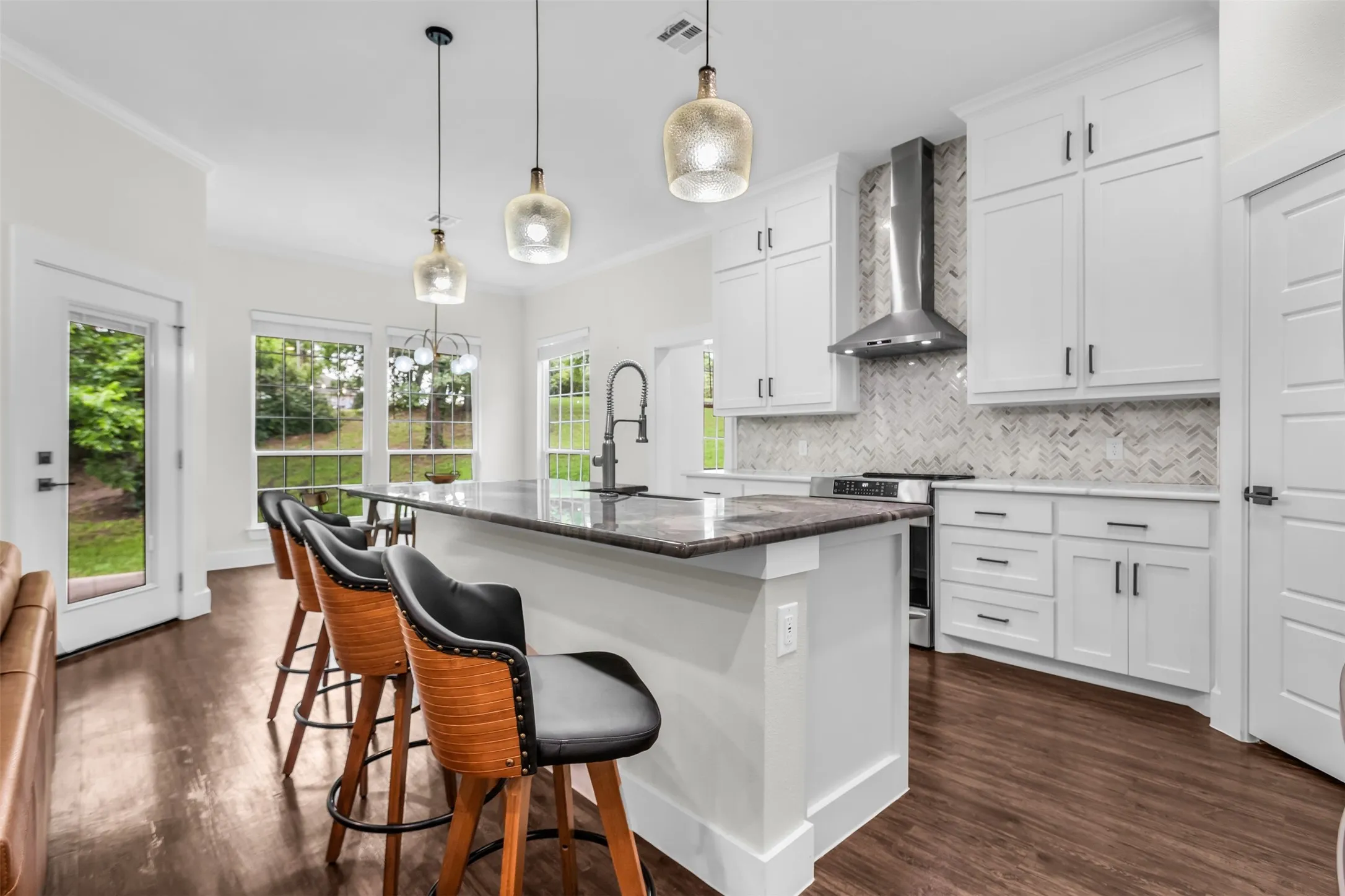Single Family Residence For Sale in Grayson County , 1028 W Day Street, Denison, Texas 75020, 3 Bedroom, 2 Bathroom, 2 Garage spaces, 2,056 Sqft, built in 2021, mls#21275362, Real Estate Agent in Denison, Homes For Sale in Grayson county, Homes For Sale in Denison, Realtor in Denison Texas, Real Estate Brokerage Independent Realty Texas, Luminita Cordes Realtor