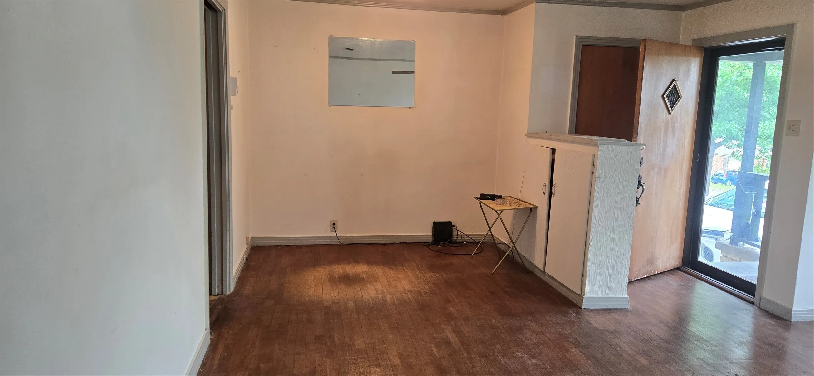 Single Family Residence For Sale in Grayson County , 626 Kessler Boulevard, Sherman, Texas 75092, 2 Bedroom, 1 Bathroom, 1 Garage spaces, 1,128 Sqft, built in 1952, mls#21294409, Real Estate Agent in Sherman, Homes For Sale in Grayson county, Homes For Sale in Sherman, Realtor in Sherman Texas, Real Estate Brokerage Independent Realty Texas, Luminita Cordes Realtor