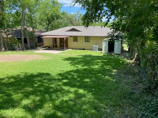 Single Family Residence For Sale in Grayson County , 626 Kessler Boulevard, Sherman, Texas 75092, 2 Bedroom, 1 Bathroom, 1 Garage spaces, 1,128 Sqft, built in 1952, mls#21294409, Real Estate Agent in Sherman, Homes For Sale in Grayson county, Homes For Sale in Sherman, Realtor in Sherman Texas, Real Estate Brokerage Independent Realty Texas, Luminita Cordes Realtor
