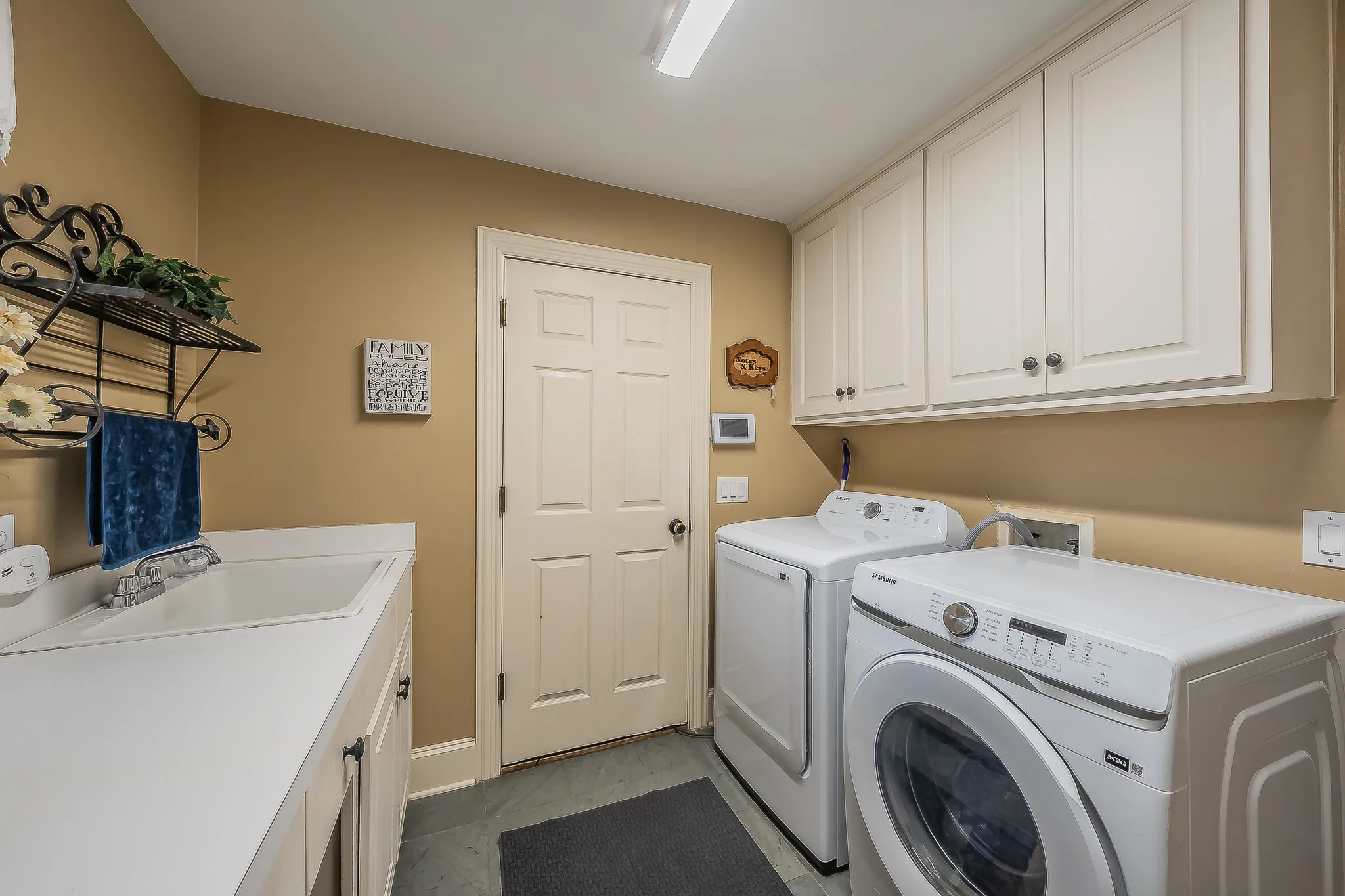 Single Family Residence For Sale in Dallas County , 1501 Cuttingham Court, Coppell, Texas 75019, 4 Bedroom, 4 Bathroom, 3 Garage spaces, 3,187 Sqft, built in 1994, mls#21294230, Real Estate Agent in Coppell, Homes For Sale in Dallas county, Homes For Sale in Coppell, Realtor in Coppell Texas, Real Estate Brokerage Independent Realty Texas, Luminita Cordes Realtor