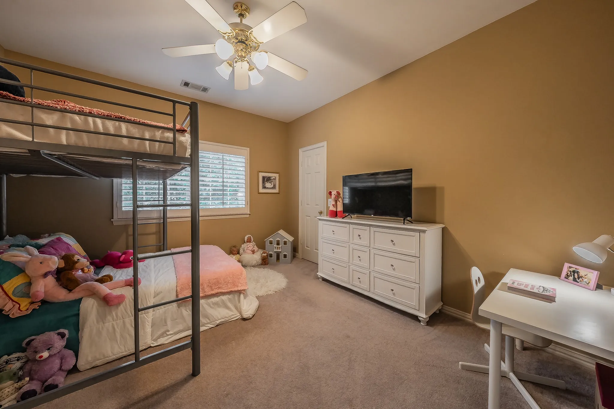Single Family Residence For Sale in Dallas County , 1501 Cuttingham Court, Coppell, Texas 75019, 4 Bedroom, 4 Bathroom, 3 Garage spaces, 3,187 Sqft, built in 1994, mls#21294230, Real Estate Agent in Coppell, Homes For Sale in Dallas county, Homes For Sale in Coppell, Realtor in Coppell Texas, Real Estate Brokerage Independent Realty Texas, Luminita Cordes Realtor