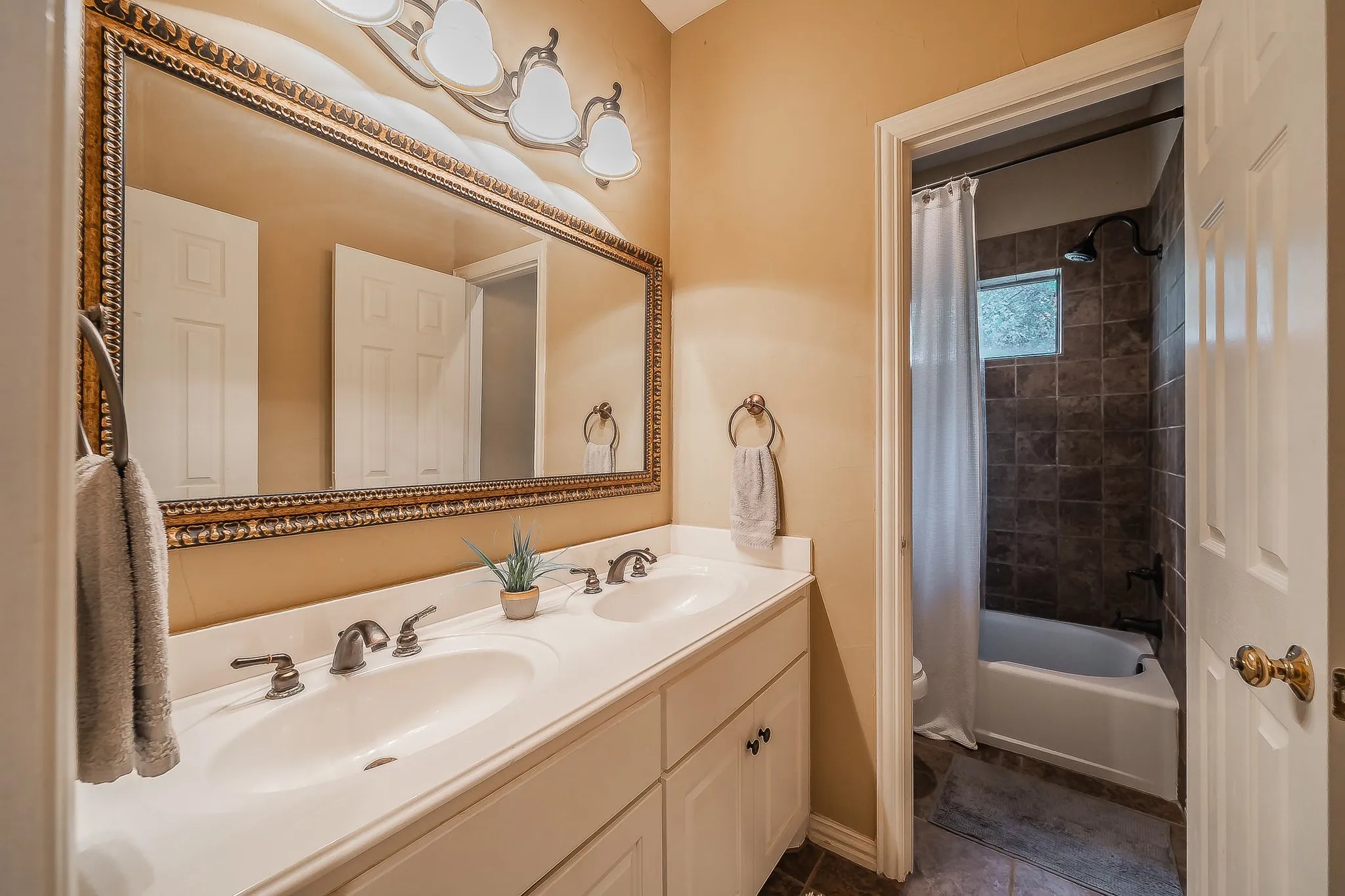 Single Family Residence For Sale in Dallas County , 1501 Cuttingham Court, Coppell, Texas 75019, 4 Bedroom, 4 Bathroom, 3 Garage spaces, 3,187 Sqft, built in 1994, mls#21294230, Real Estate Agent in Coppell, Homes For Sale in Dallas county, Homes For Sale in Coppell, Realtor in Coppell Texas, Real Estate Brokerage Independent Realty Texas, Luminita Cordes Realtor