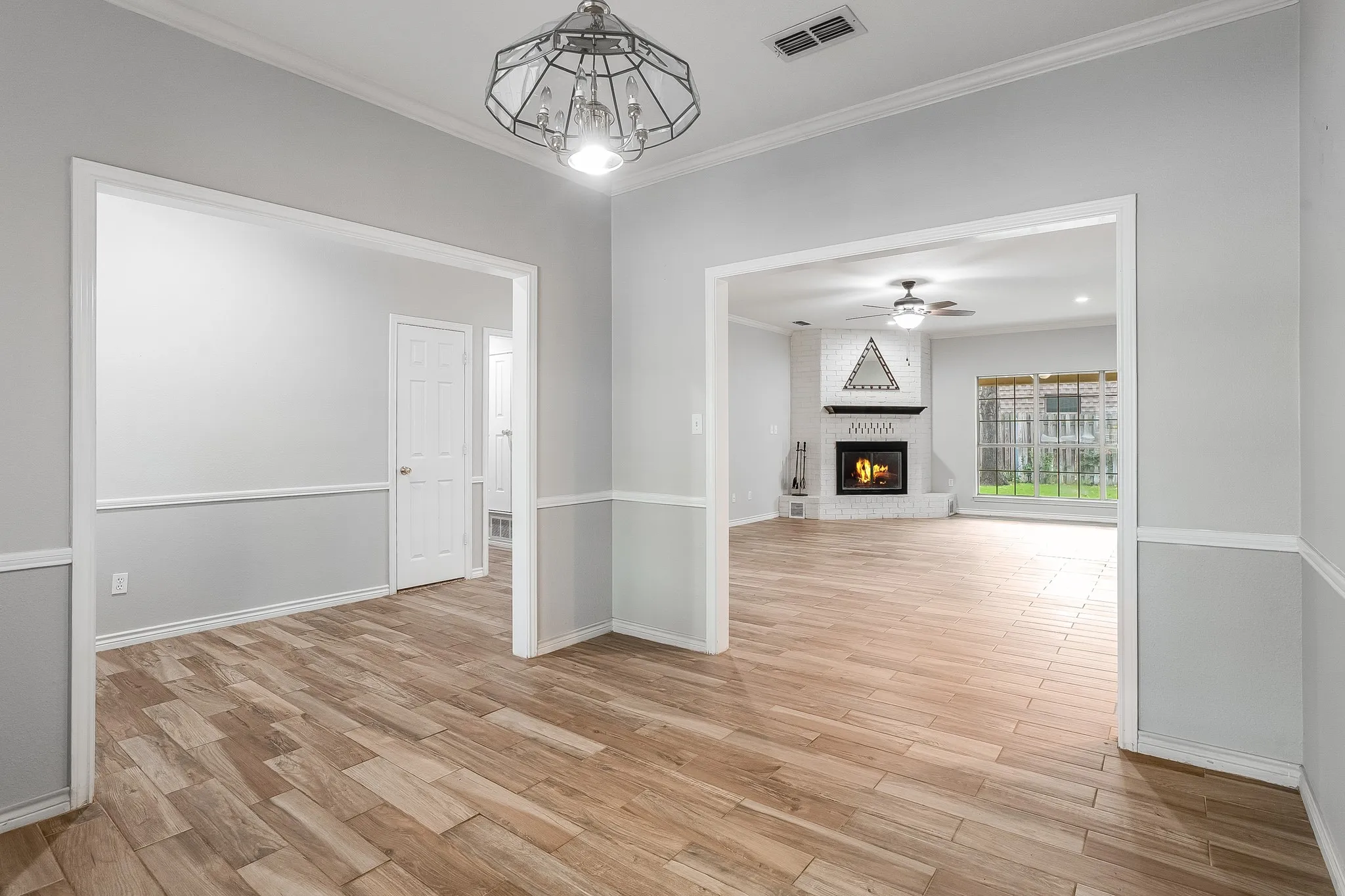 Single Family Residence For Sale in Hood County , 3906 Cimmaron Trail, Granbury, Texas 76049, 3 Bedroom, 2 Bathroom, 2 Garage spaces, 2,059 Sqft, built in 1990, mls#21282410, Real Estate Agent in Granbury, Homes For Sale in Hood county, Homes For Sale in Granbury, Realtor in Granbury Texas, Real Estate Brokerage Independent Realty Texas, Luminita Cordes Realtor