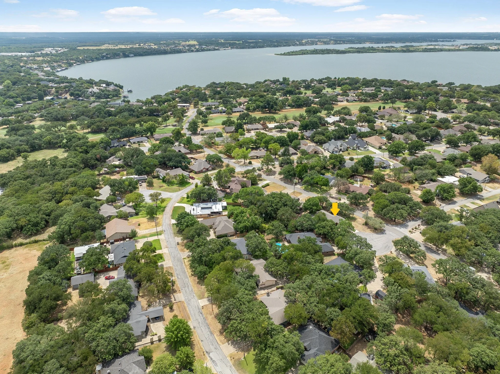 Single Family Residence For Sale in Hood County , 3906 Cimmaron Trail, Granbury, Texas 76049, 3 Bedroom, 2 Bathroom, 2 Garage spaces, 2,059 Sqft, built in 1990, mls#21282410, Real Estate Agent in Granbury, Homes For Sale in Hood county, Homes For Sale in Granbury, Realtor in Granbury Texas, Real Estate Brokerage Independent Realty Texas, Luminita Cordes Realtor