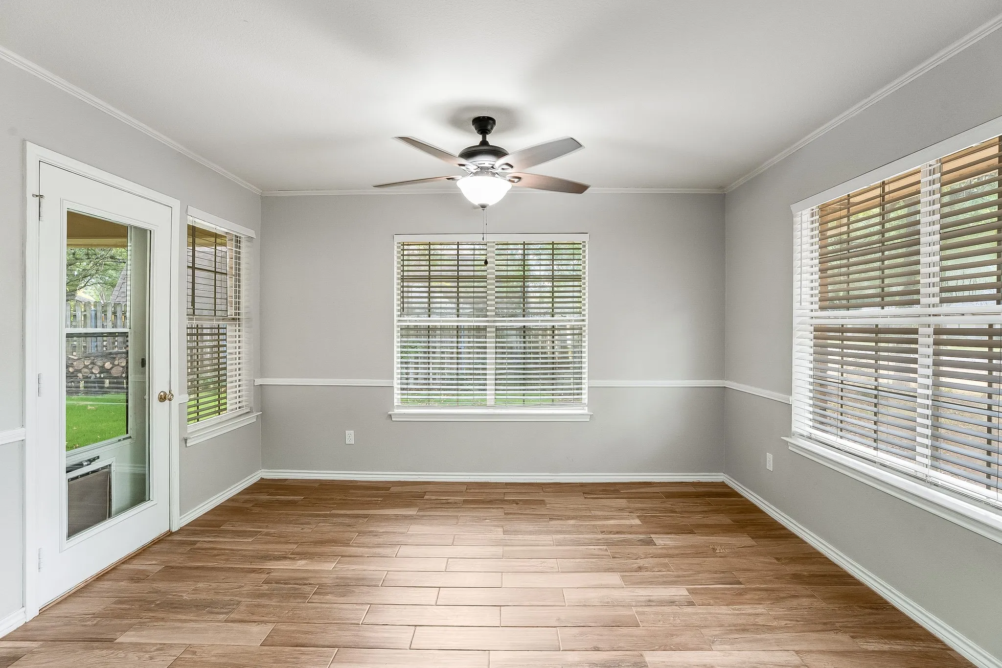 Single Family Residence For Sale in Hood County , 3906 Cimmaron Trail, Granbury, Texas 76049, 3 Bedroom, 2 Bathroom, 2 Garage spaces, 2,059 Sqft, built in 1990, mls#21282410, Real Estate Agent in Granbury, Homes For Sale in Hood county, Homes For Sale in Granbury, Realtor in Granbury Texas, Real Estate Brokerage Independent Realty Texas, Luminita Cordes Realtor