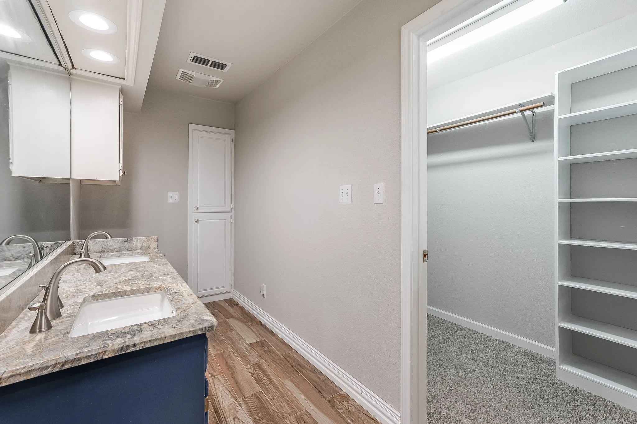 Single Family Residence For Sale in Hood County , 3906 Cimmaron Trail, Granbury, Texas 76049, 3 Bedroom, 2 Bathroom, 2 Garage spaces, 2,059 Sqft, built in 1990, mls#21282410, Real Estate Agent in Granbury, Homes For Sale in Hood county, Homes For Sale in Granbury, Realtor in Granbury Texas, Real Estate Brokerage Independent Realty Texas, Luminita Cordes Realtor