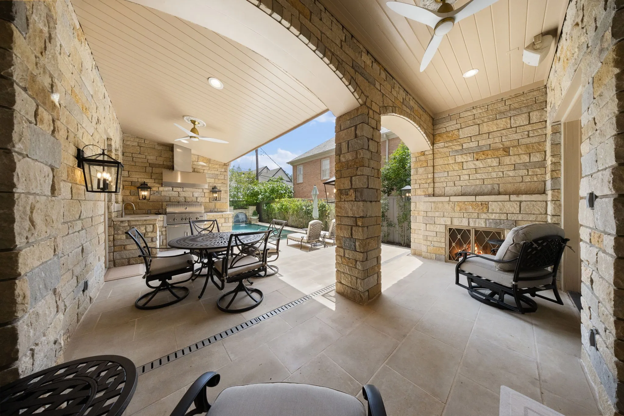 Outdoor Kitchen