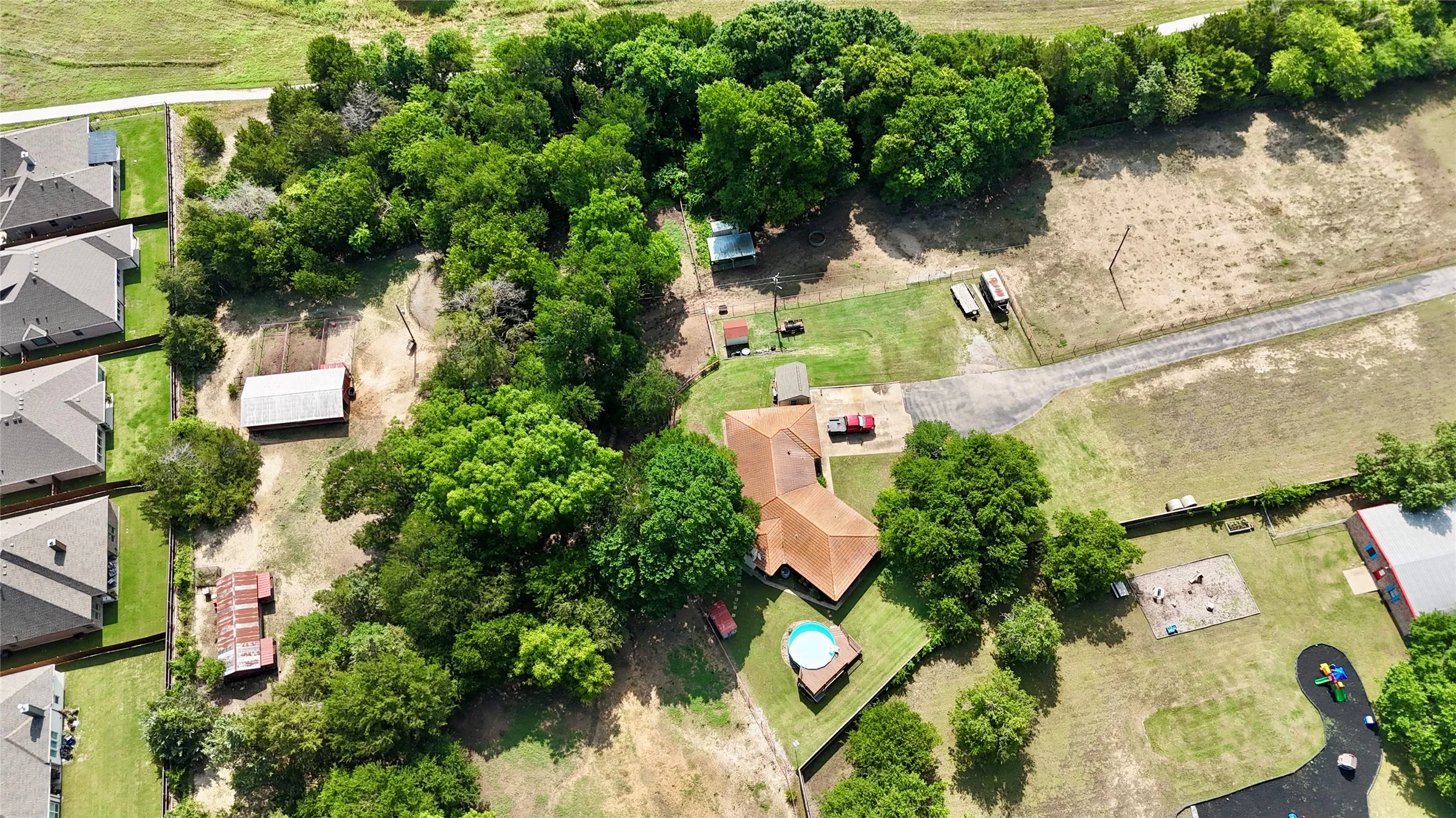 Single Family Residence For Sale in Ellis County , 4611 Fm 1387, Midlothian, Texas 76065, 3 Bedroom, 3 Bathroom, Garage spaces, 2,316 Sqft, built in 1974, mls#21295730, Real Estate Agent in Midlothian, Homes For Sale in Ellis county, Homes For Sale in Midlothian, Realtor in Midlothian Texas, Real Estate Brokerage Independent Realty Texas, Luminita Cordes Realtor