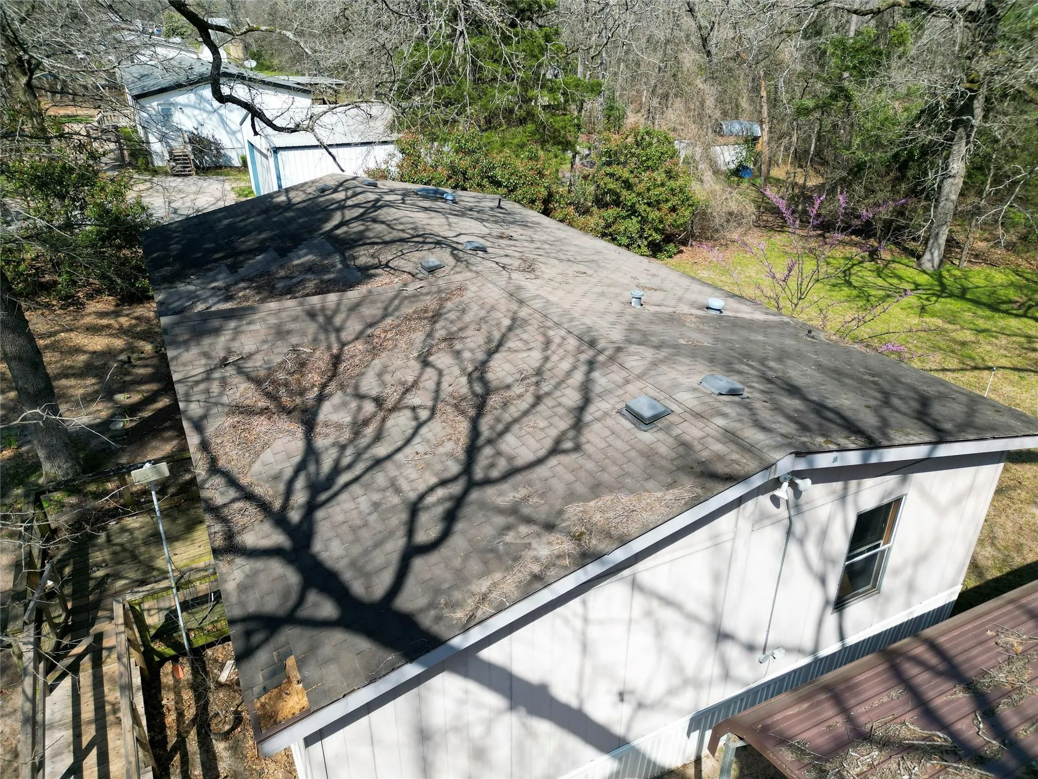 Mobile Home For Sale in Smith County , 17256 Countrywood, Lindale, Texas 75771, 3 Bedroom, 2 Bathroom, Garage spaces, 1,288 Sqft, built in 1997, mls#21268557, Real Estate Agent in Lindale, Homes For Sale in Smith county, Homes For Sale in Lindale, Realtor in Lindale Texas, Real Estate Brokerage Independent Realty Texas, Luminita Cordes Realtor