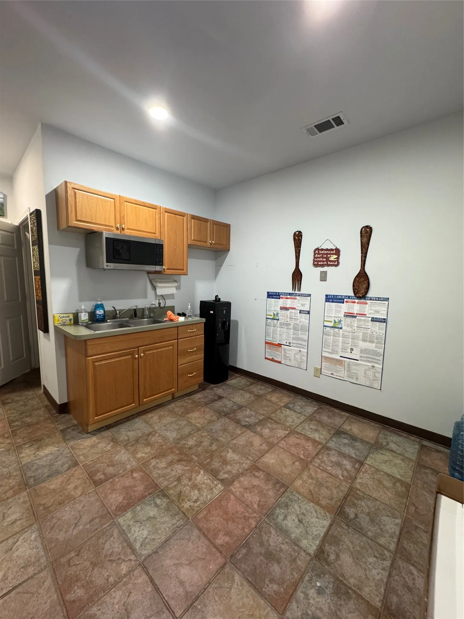 Office For Rent in Tarrant County , 5583 Davis Boulevard 100, North Richland Hills, Texas 75054, 0, 0, Garage spaces, 0 Sqft, built in 2003, Price $2,150, mls#21295732, Real Estate Agent in North Richland Hills, Homes For Rent in Tarrant county, Homes For Rent in North Richland Hills, Realtor in North Richland Hills Texas, Real Estate Brokerage Independent Realty Texas, Luminita Cordes Realtor